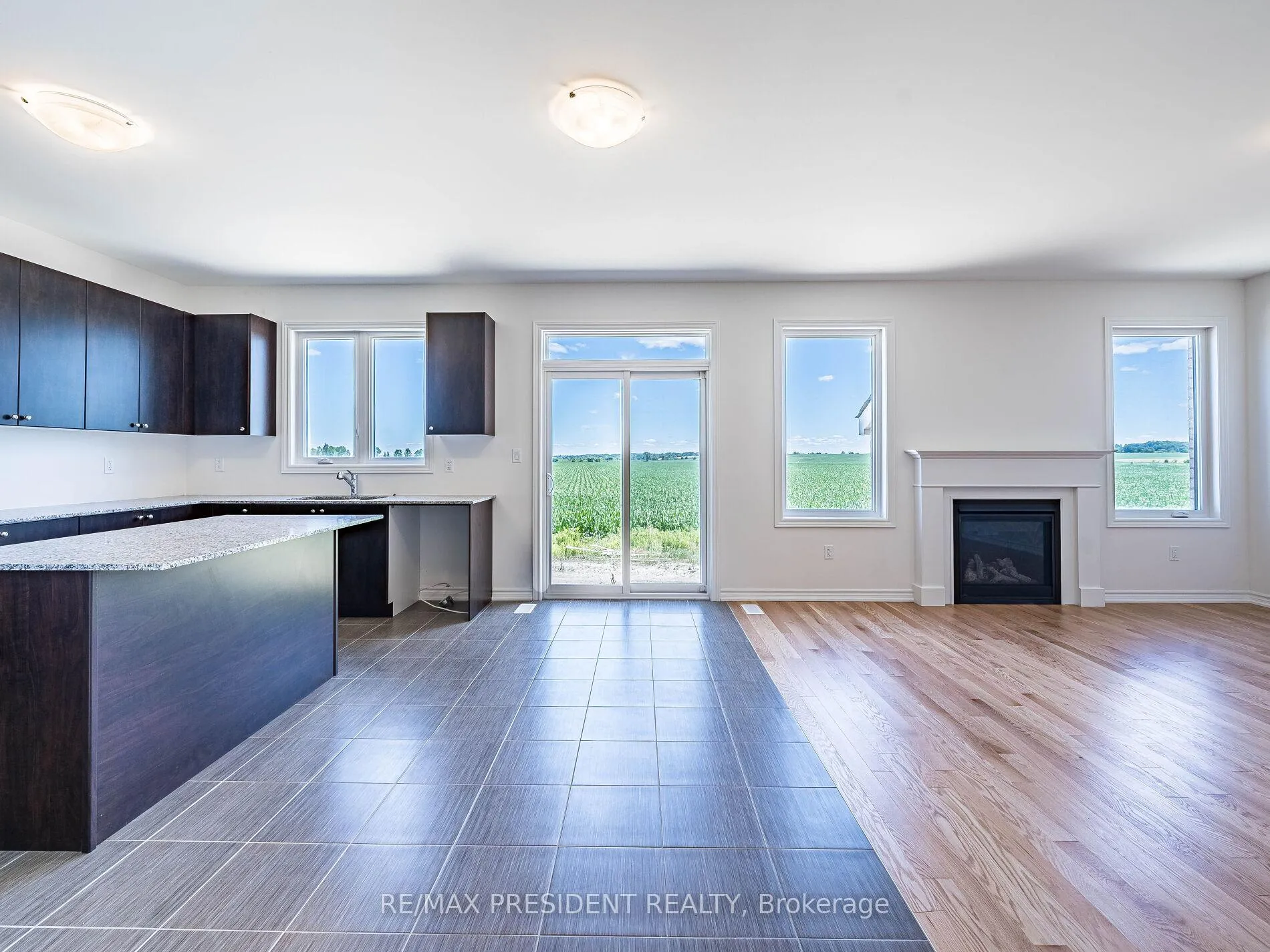 Photo 10 of 65 Brethet Heights, New Tecumseth, Rural New Tecumseth — HOMEH