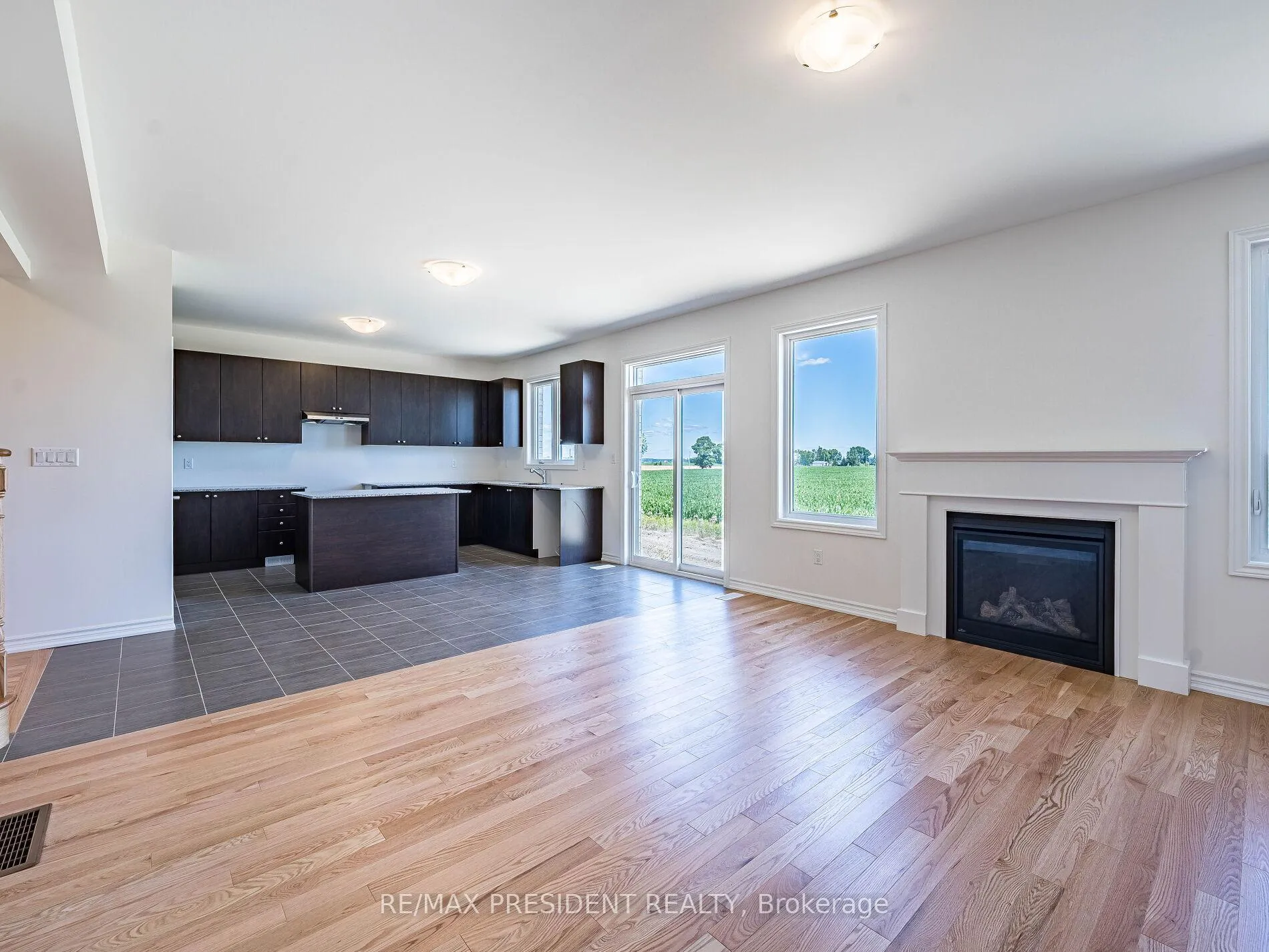 Photo 14 of 65 Brethet Heights, New Tecumseth, Rural New Tecumseth — HOMEH