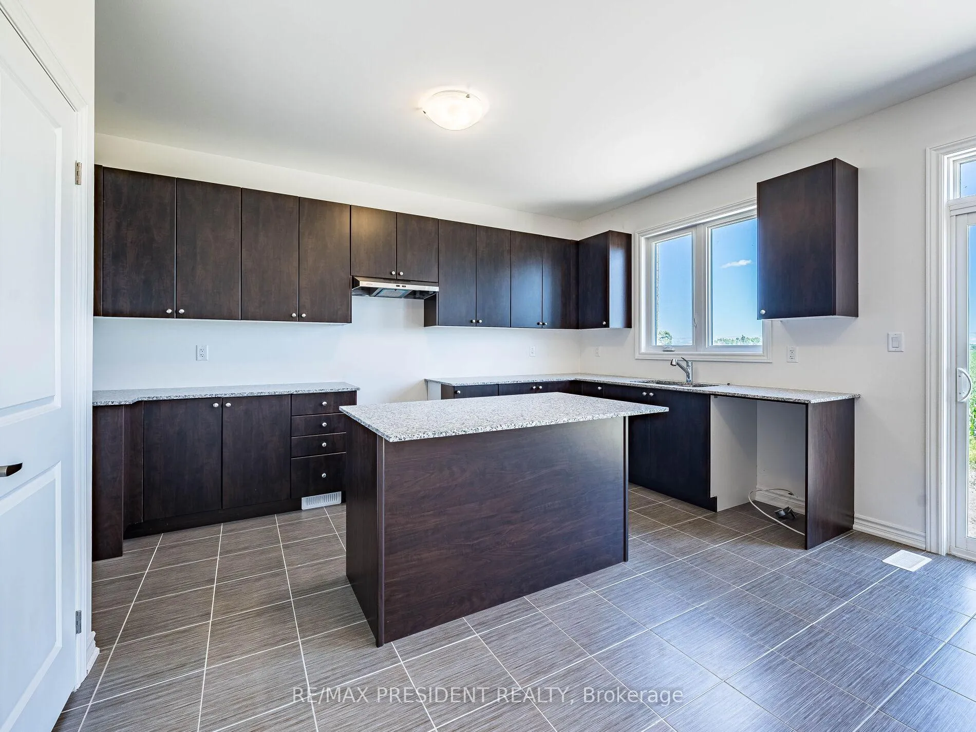 Photo 15 of 65 Brethet Heights, New Tecumseth, Rural New Tecumseth — HOMEH