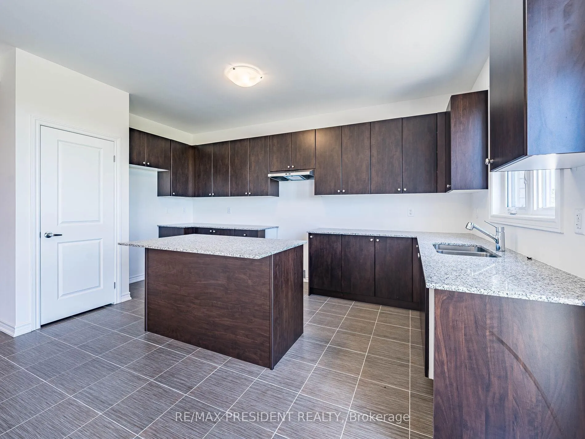 Photo 16 of 65 Brethet Heights, New Tecumseth, Rural New Tecumseth — HOMEH