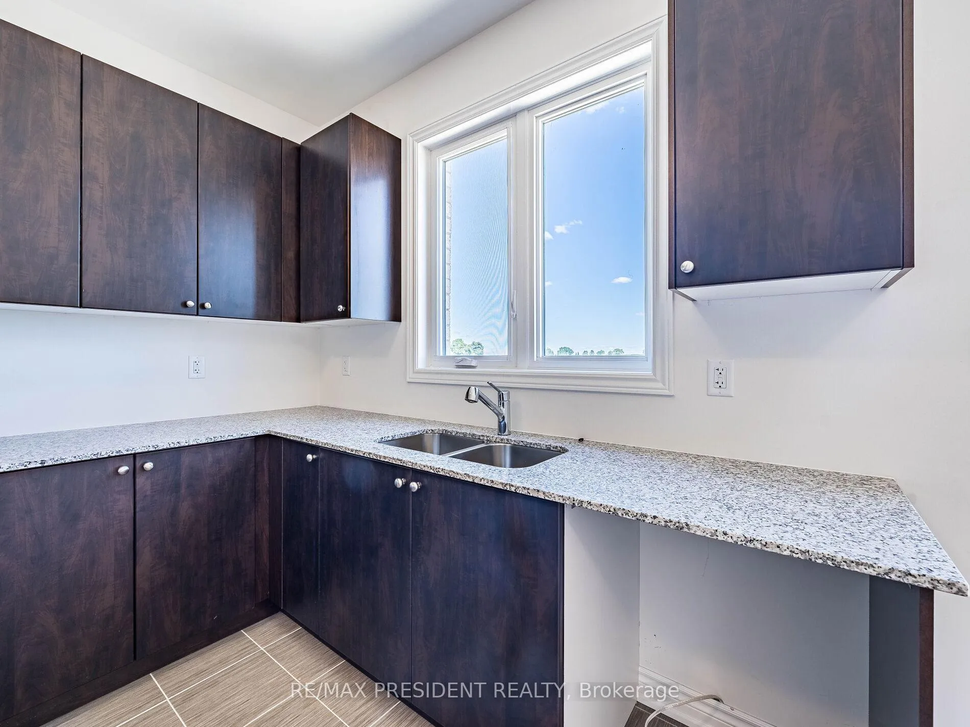 Photo 20 of 65 Brethet Heights, New Tecumseth, Rural New Tecumseth — HOMEH