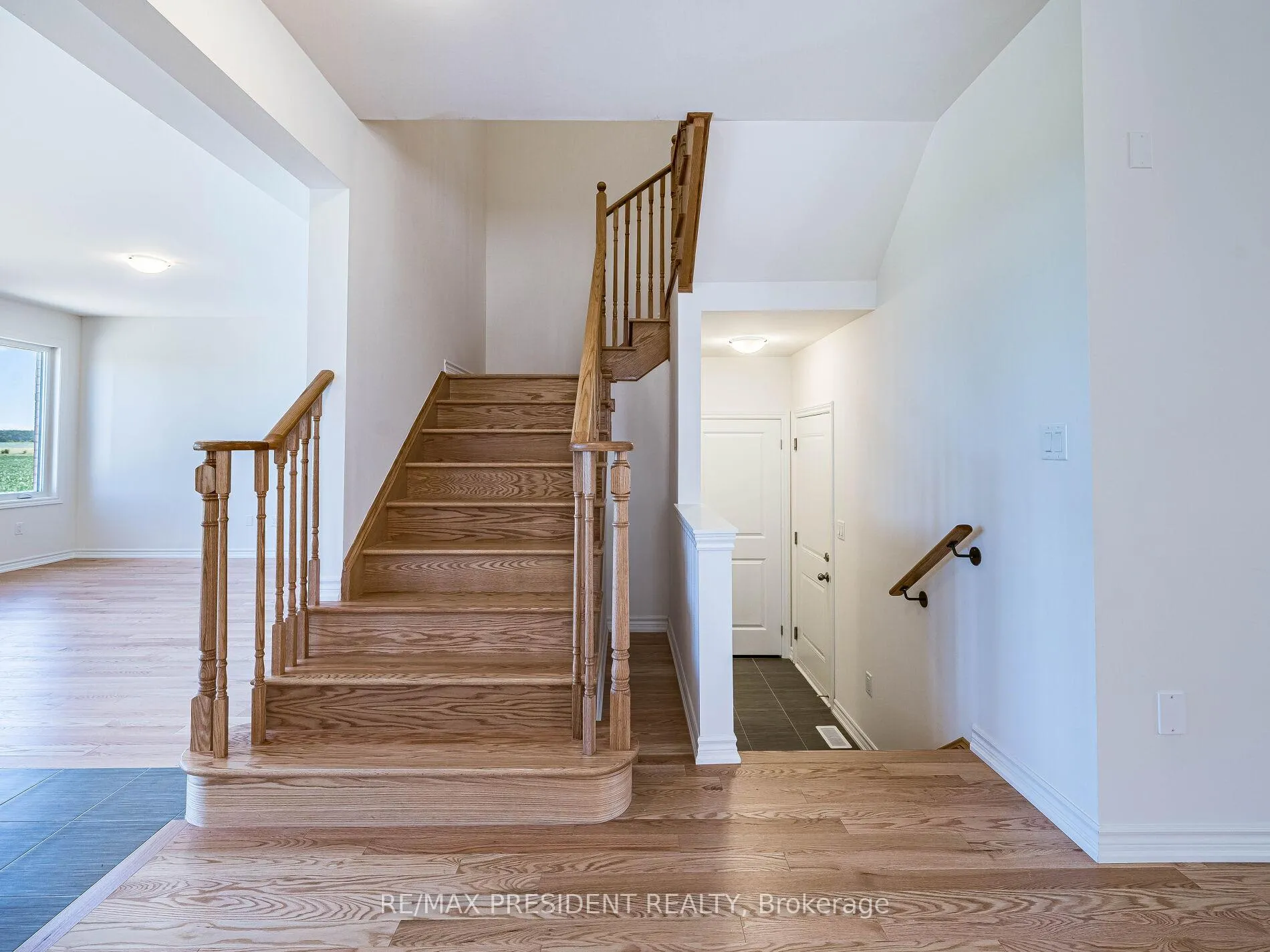Photo 21 of 65 Brethet Heights, New Tecumseth, Rural New Tecumseth — HOMEH