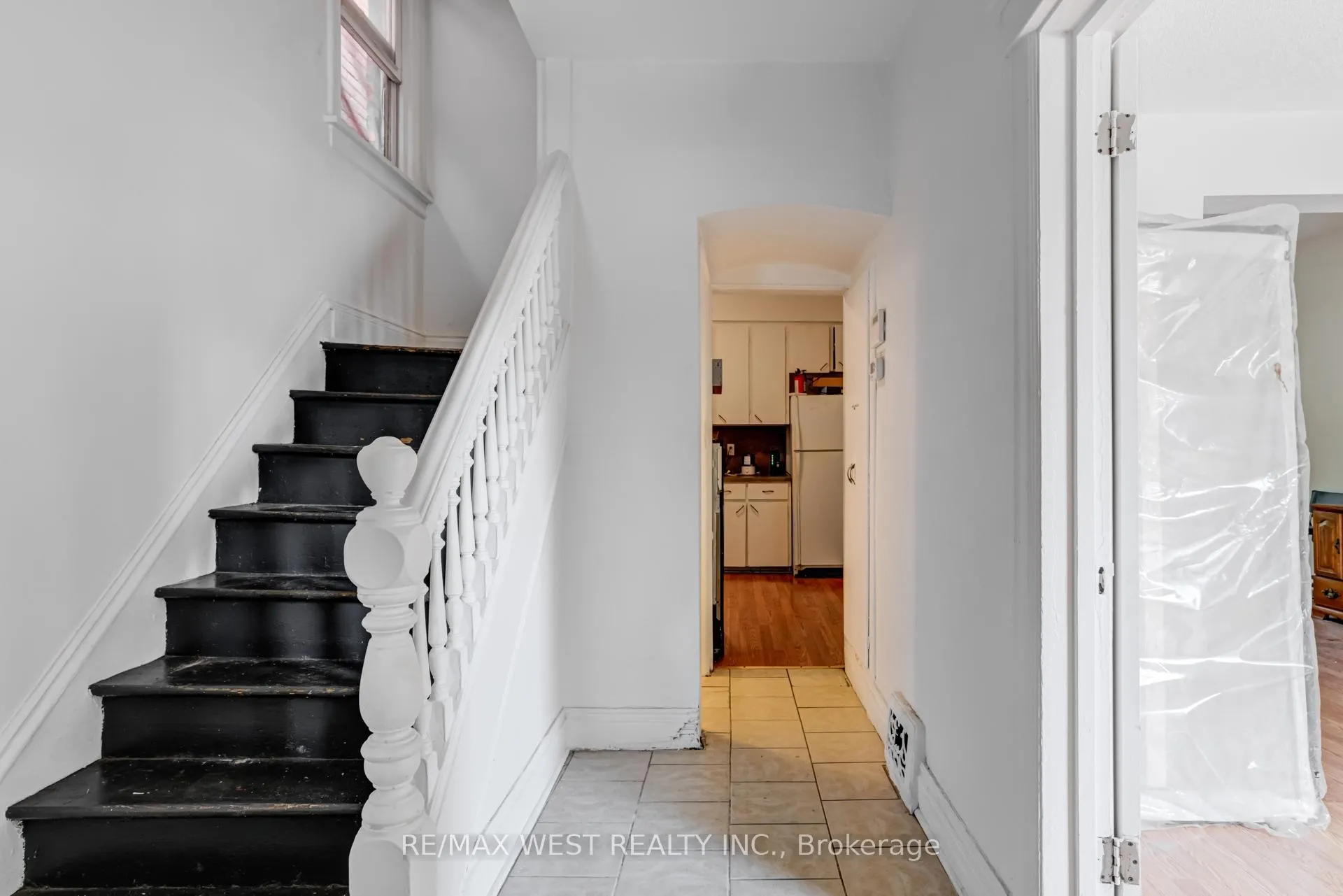 Photo 7 of 673 Wilson Street, Hamilton, Hamilton Beach — HOMEH