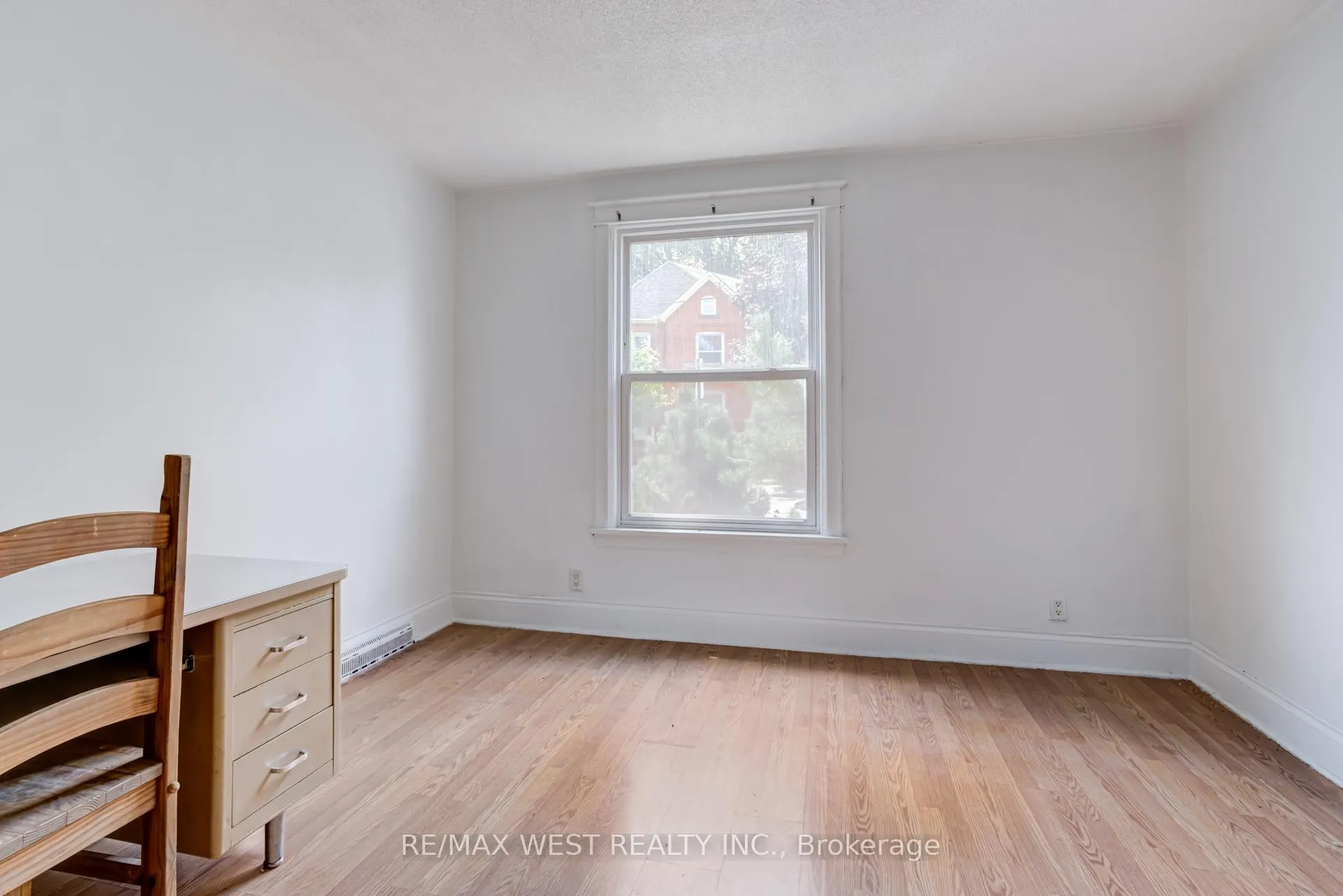 Photo 10 of 673 Wilson Street, Hamilton, Hamilton Beach — HOMEH