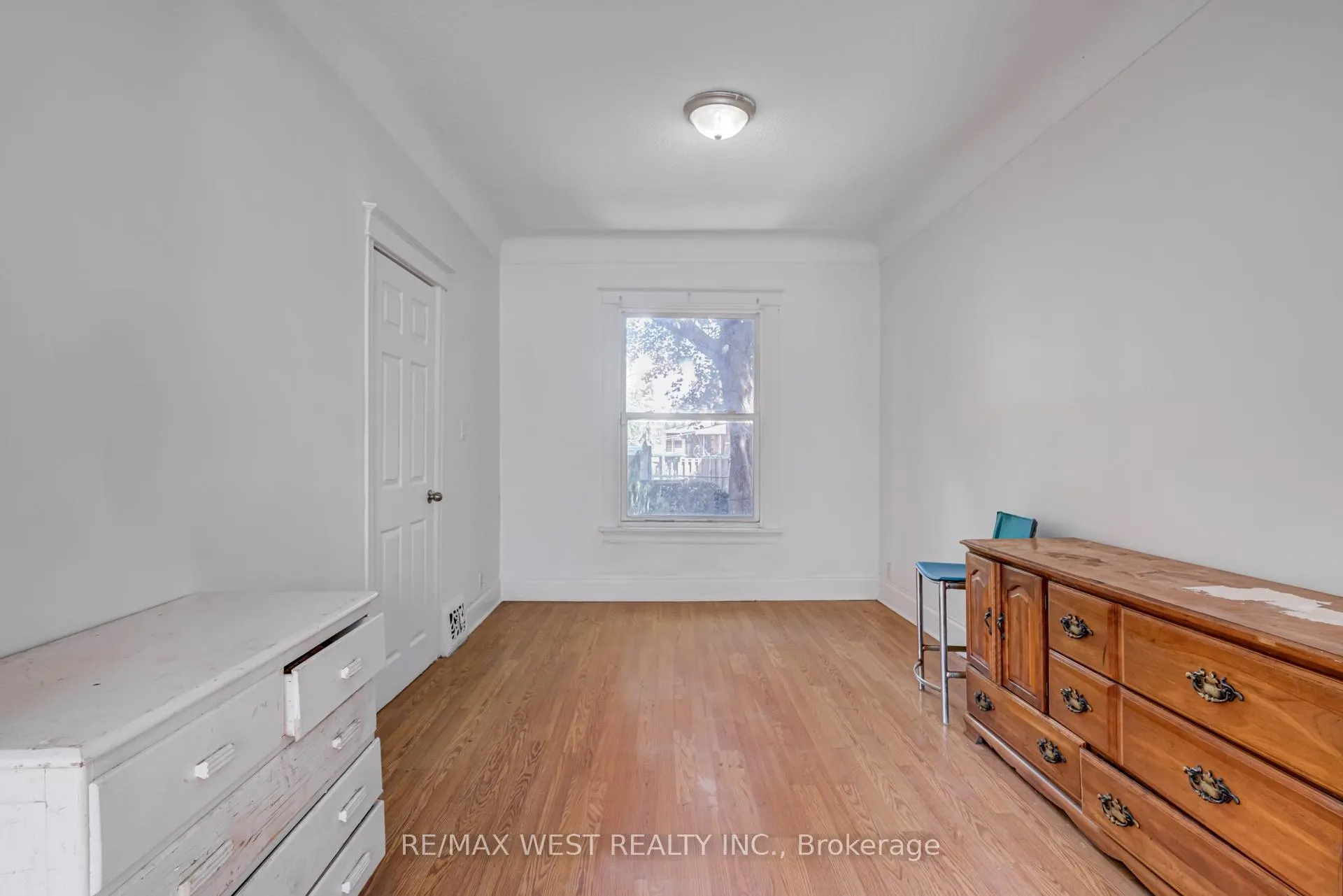 Photo 11 of 673 Wilson Street, Hamilton, Hamilton Beach — HOMEH