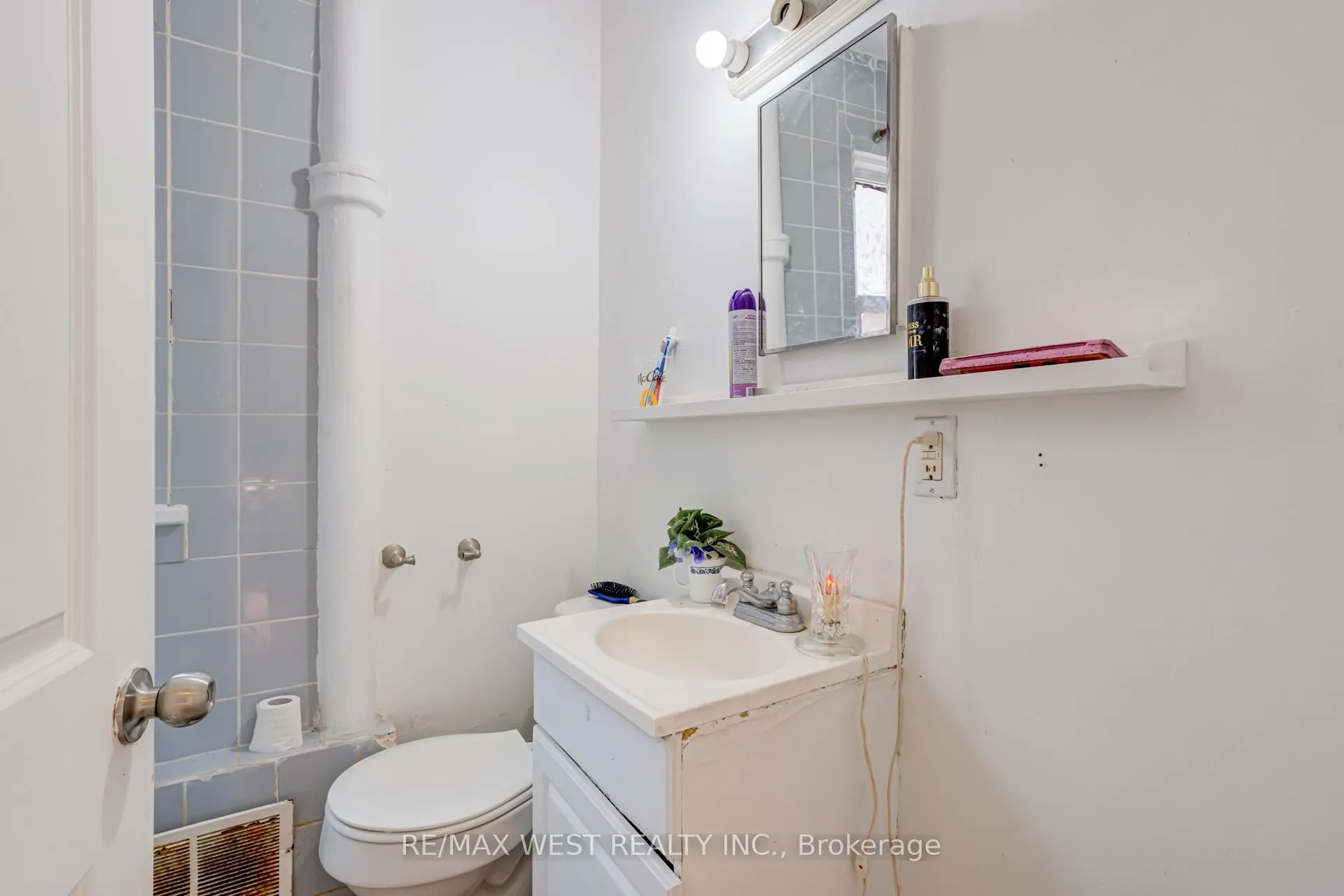 Photo 25 of 673 Wilson Street, Hamilton, Hamilton Beach — HOMEH