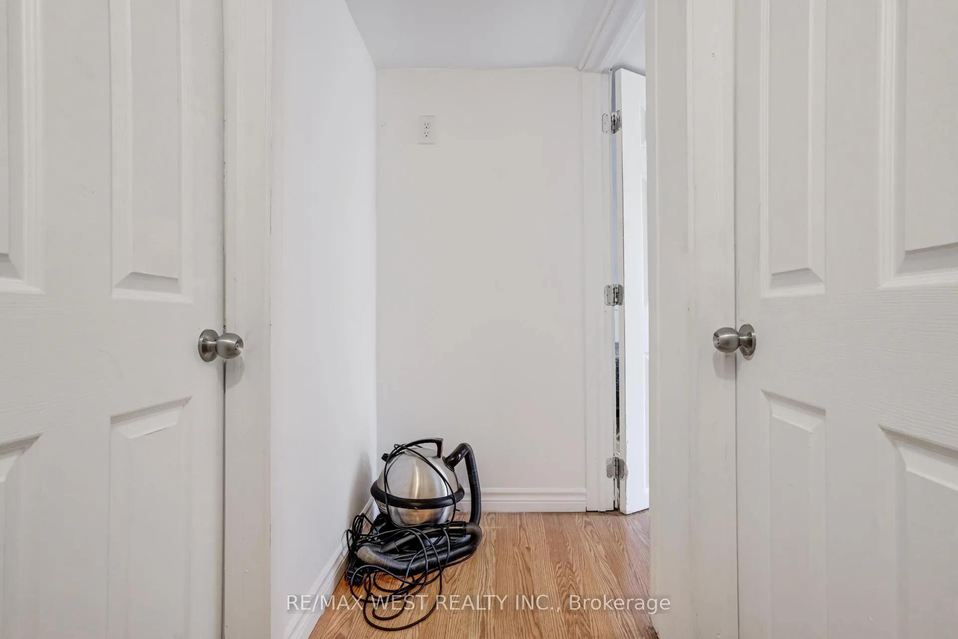Photo 29 of 673 Wilson Street, Hamilton, Hamilton Beach — HOMEH