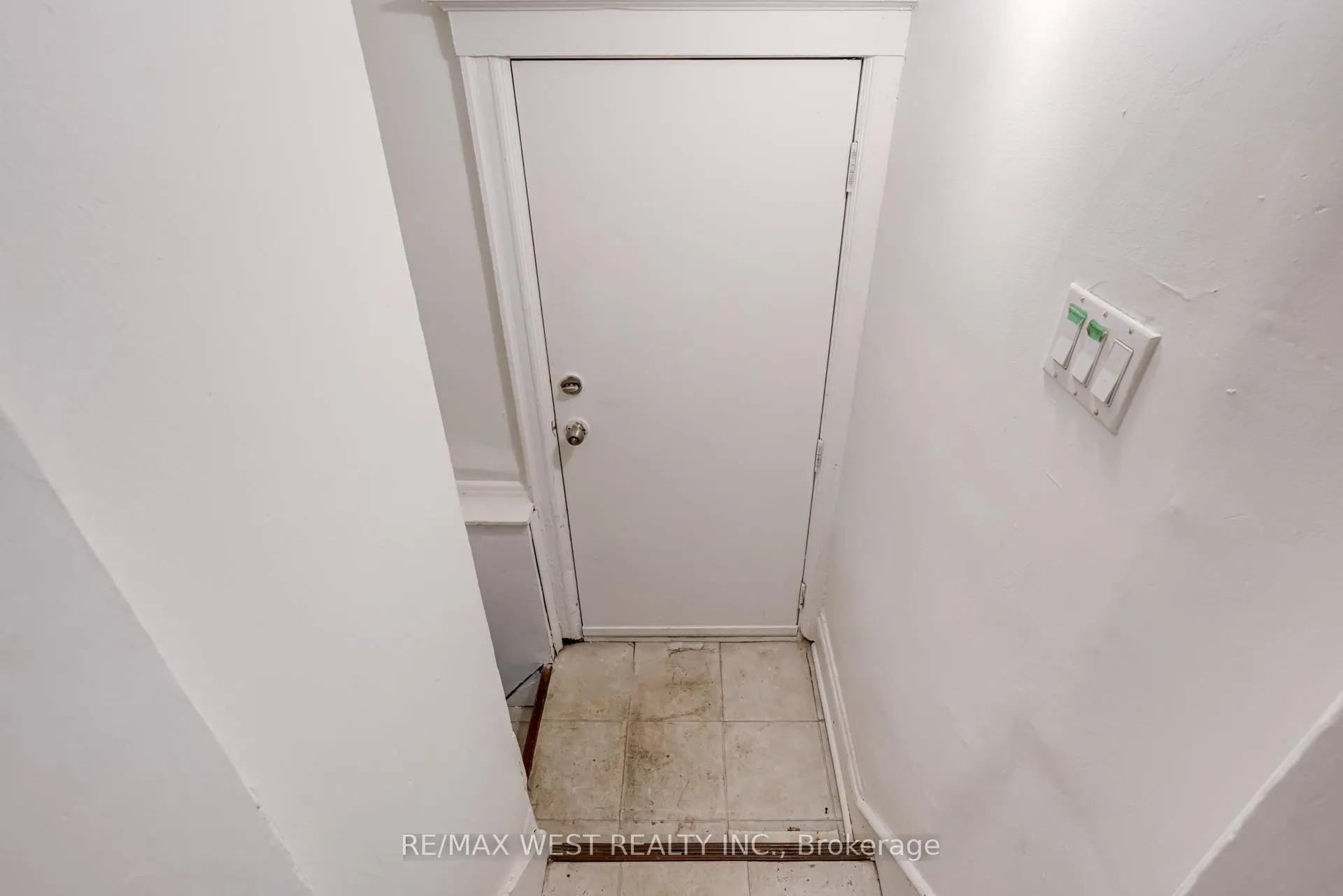 Photo 32 of 673 Wilson Street, Hamilton, Hamilton Beach — HOMEH