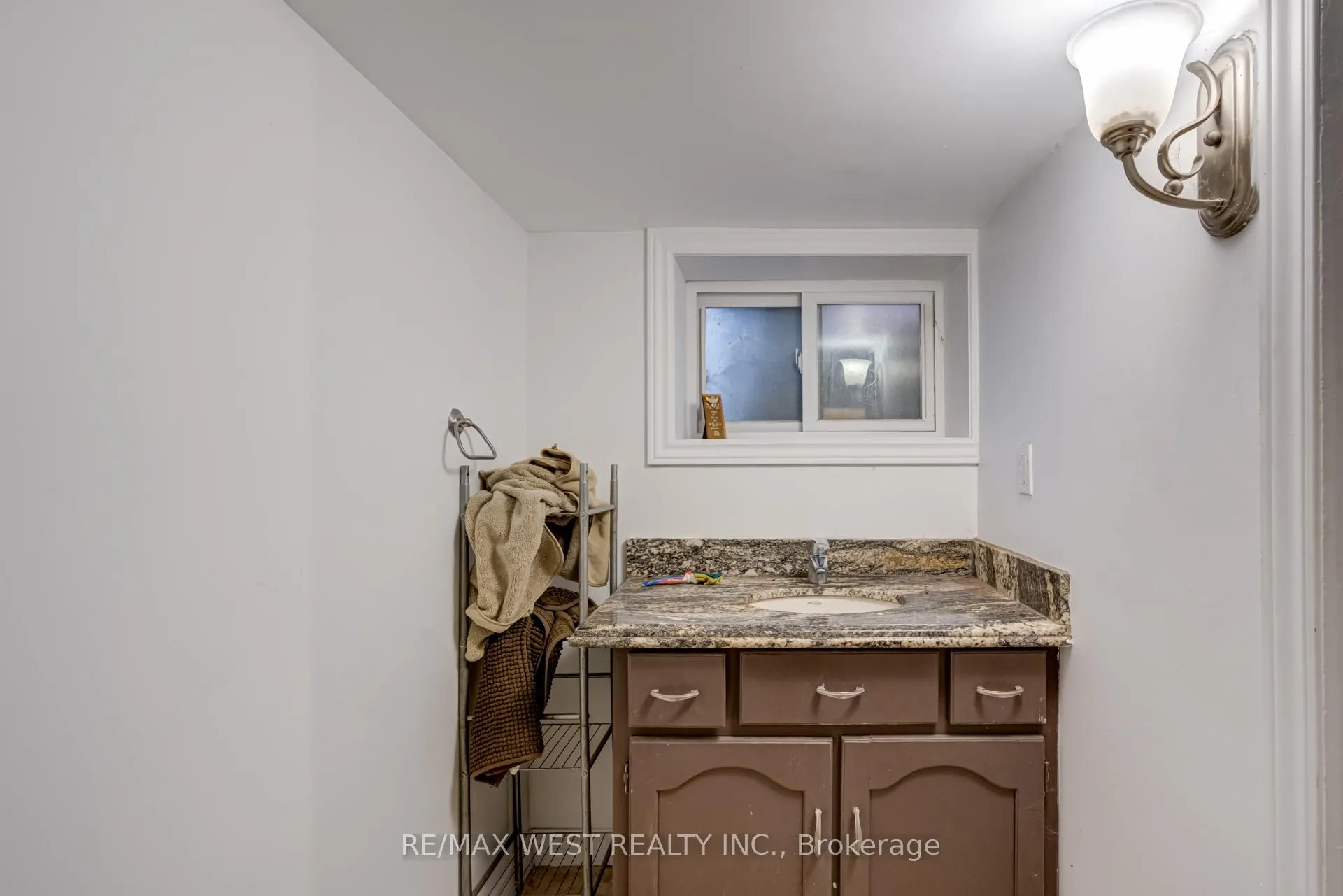 Photo 34 of 673 Wilson Street, Hamilton, Hamilton Beach — HOMEH