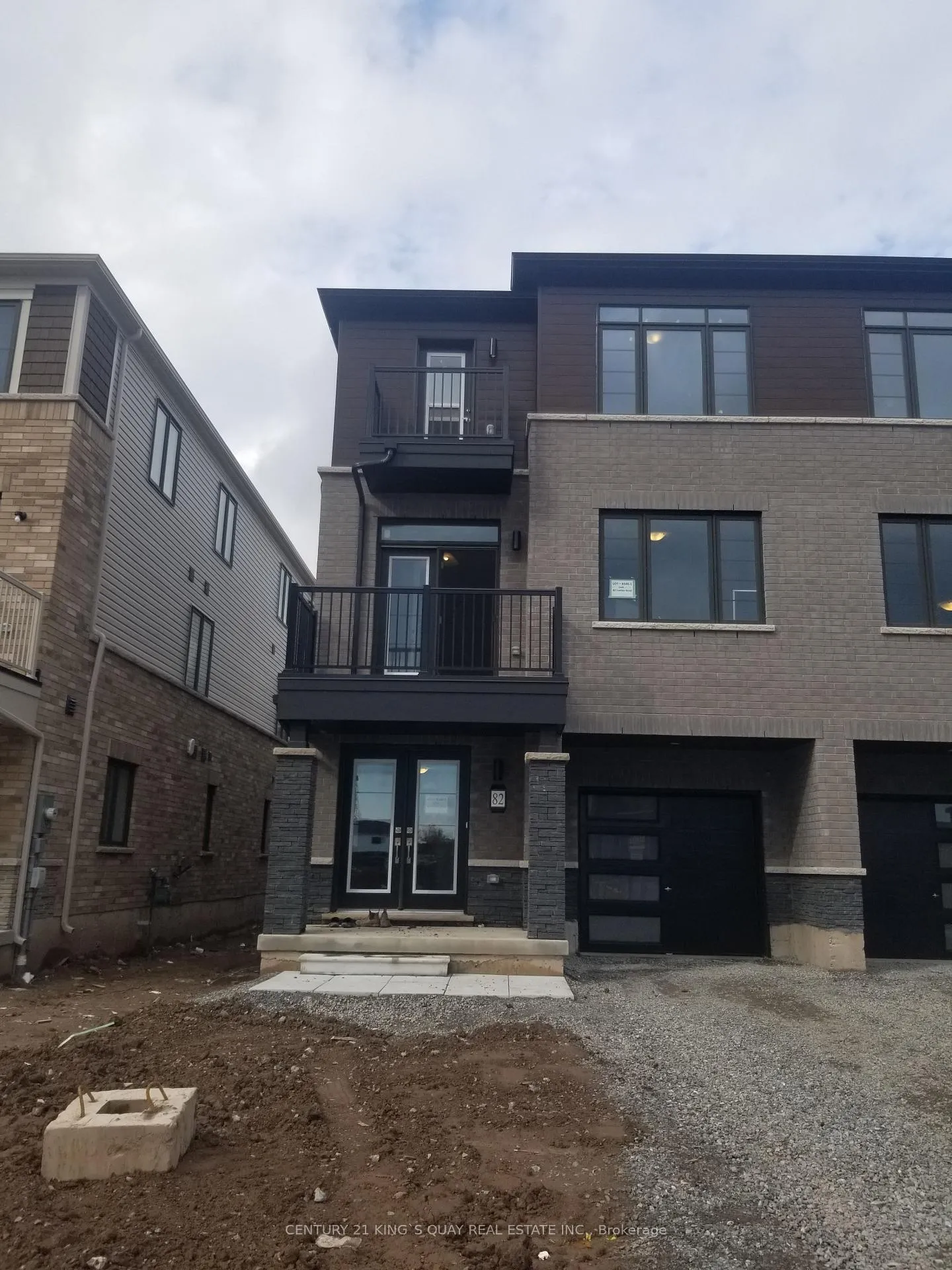Photo 1 of 82 Feather Road, Welland, Dain City — HOMEH