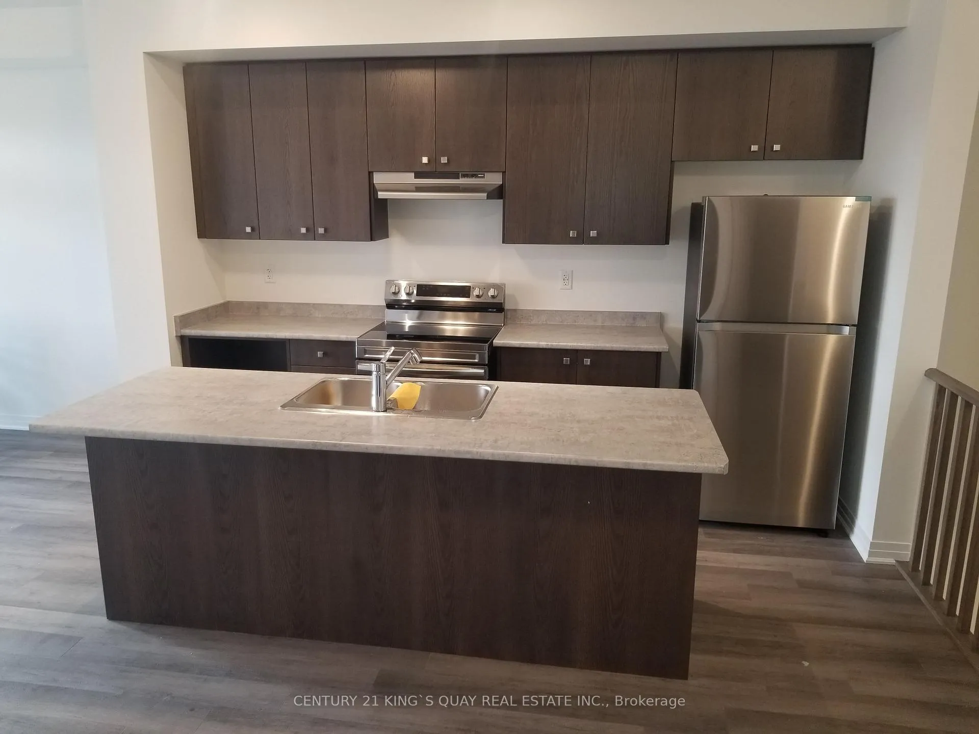 Photo 9 of 82 Feather Road, Welland, Dain City — HOMEH