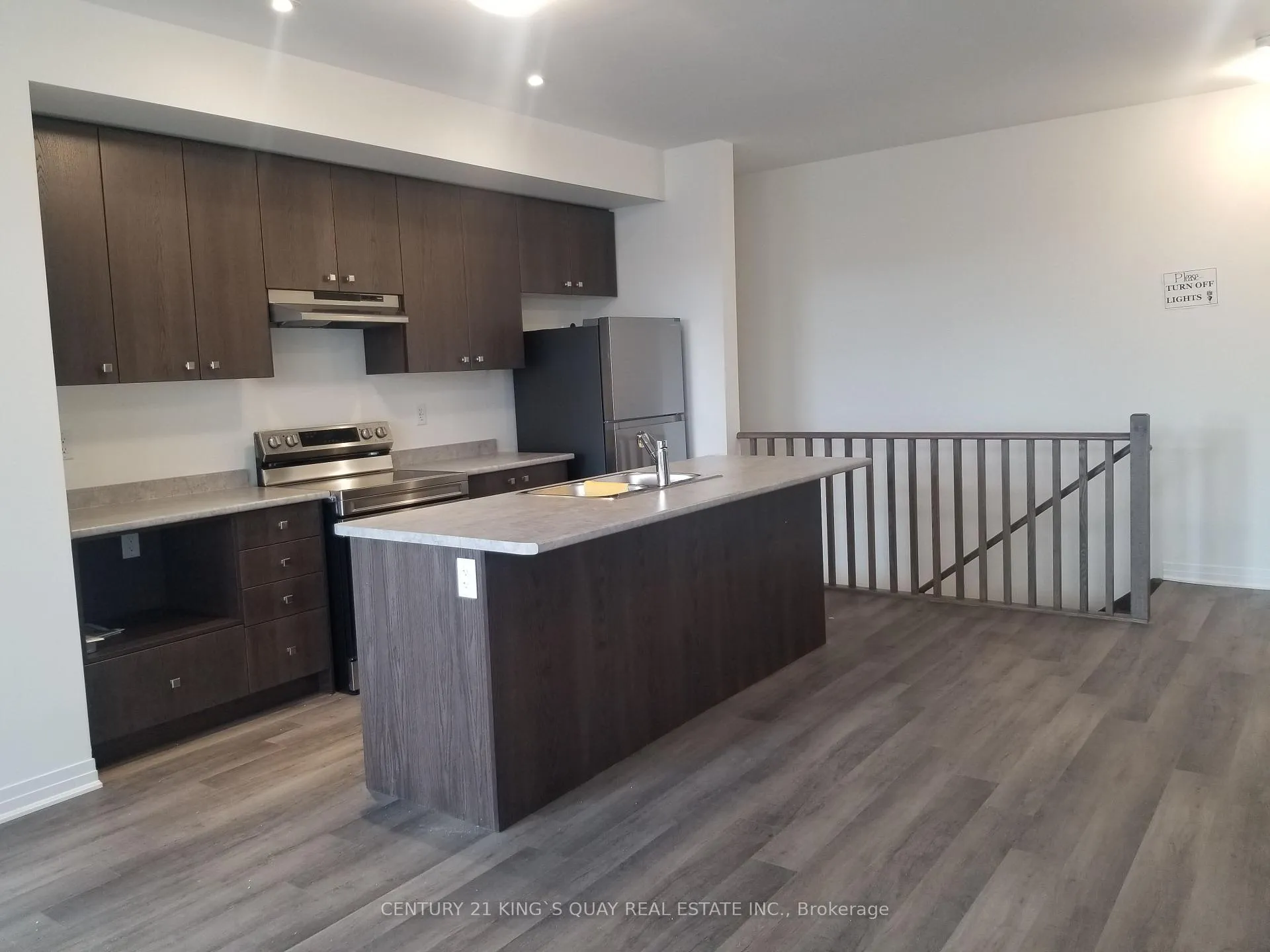 Photo 10 of 82 Feather Road, Welland, Dain City — HOMEH