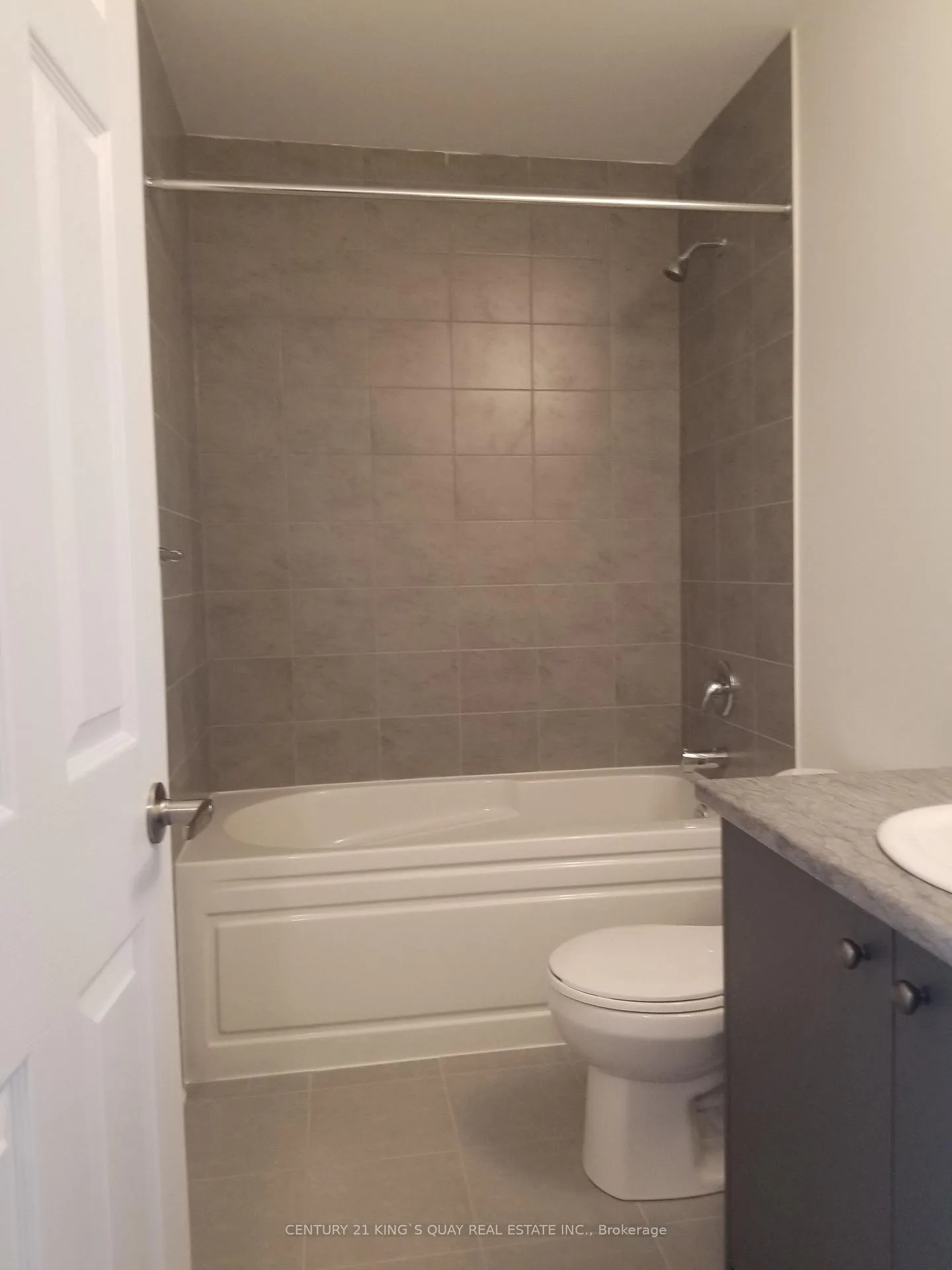 Photo 14 of 82 Feather Road, Welland, Dain City — HOMEH