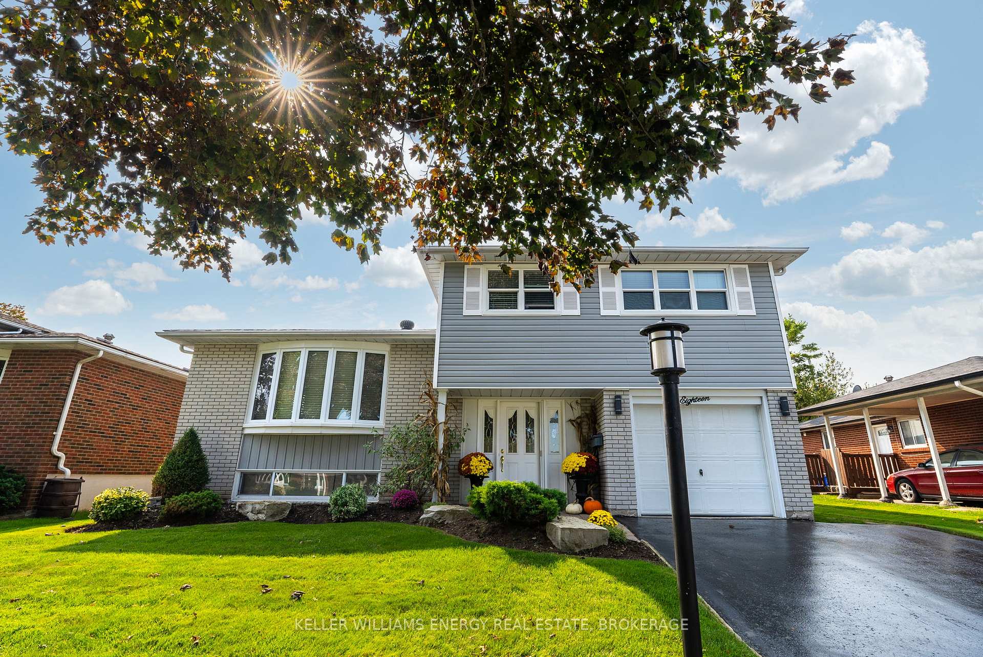 Photo 2 of 18 Archer Drive, Ajax, South East — HOMEH