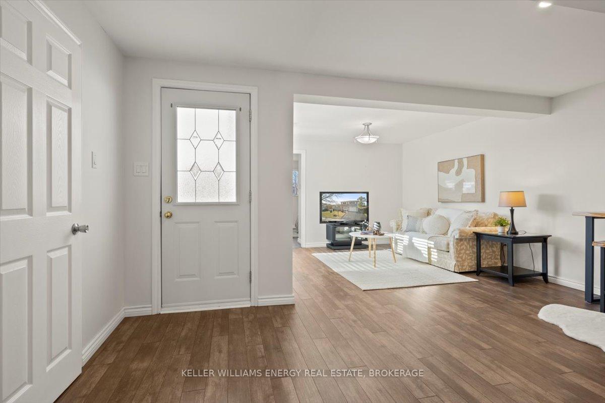 Photo 5 of 18 Archer Drive, Ajax, South East — HOMEH