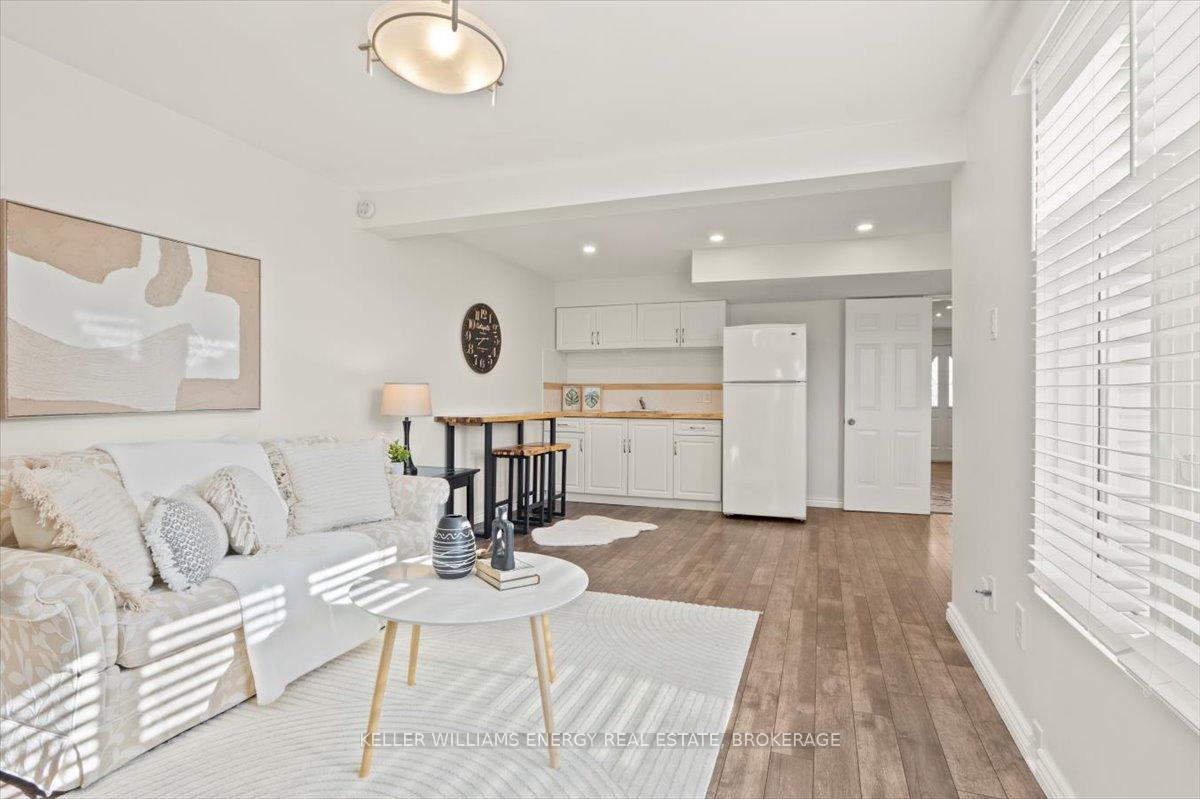 Photo 15 of 18 Archer Drive, Ajax, South East — HOMEH