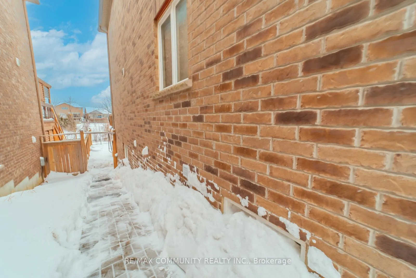 Photo 2 of Unit Lower, 871 Black Cherry Drive, Oshawa, Taunton — HOMEH