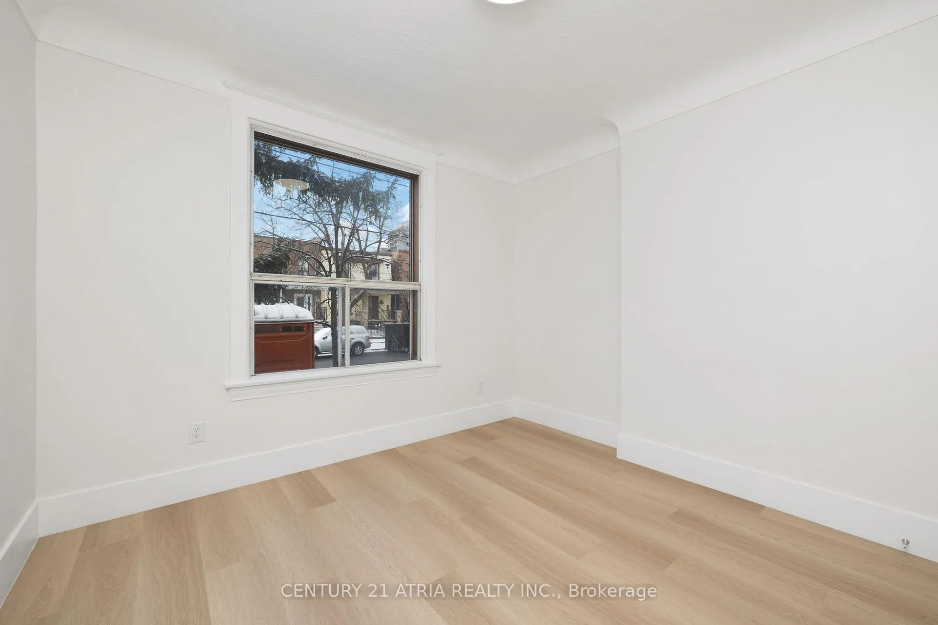 Photo 4 of Unit Main, 451 Lansdowne Avenue, Toronto, Dufferin Grove — HOMEH
