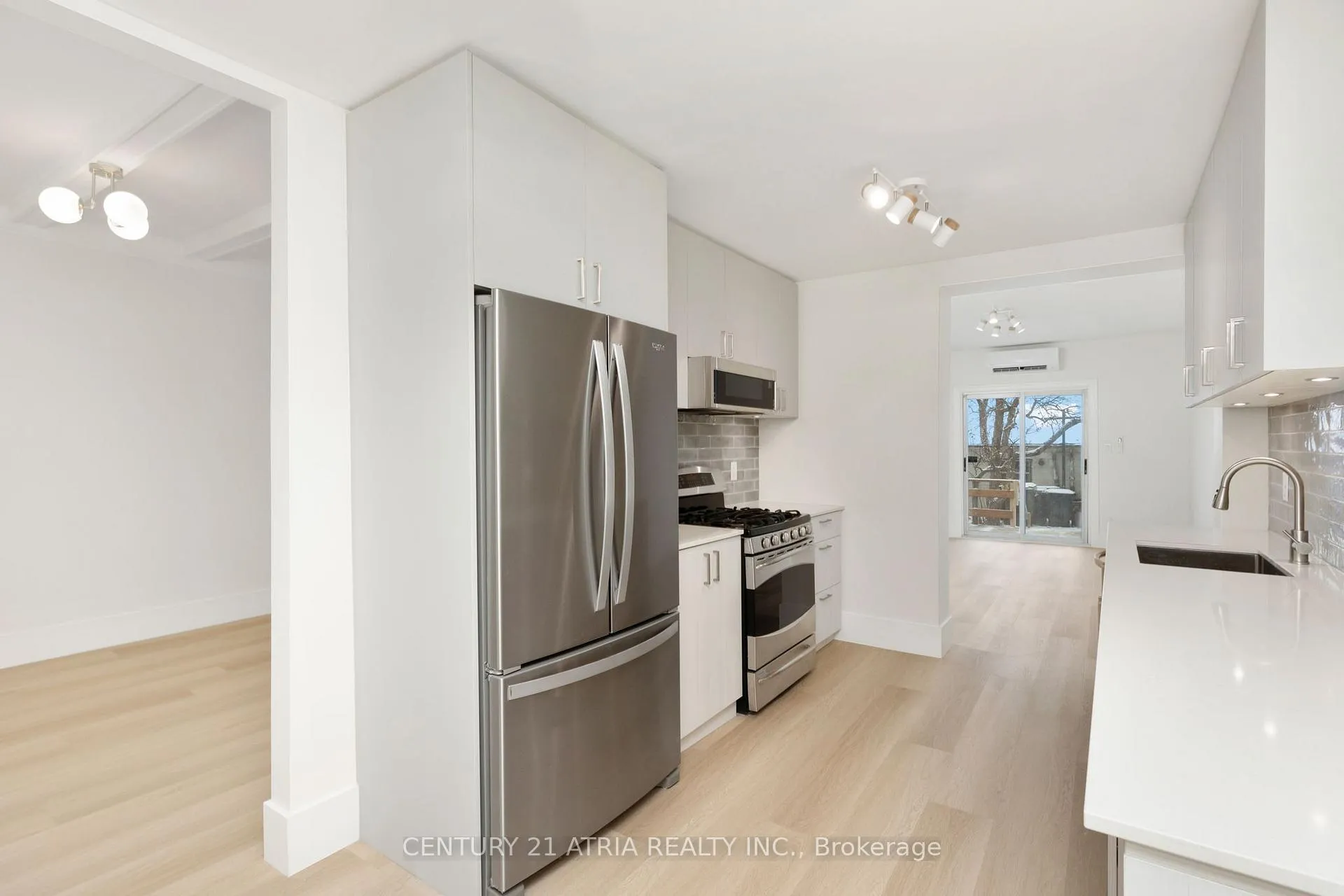 Photo 15 of Unit Main, 451 Lansdowne Avenue, Toronto, Dufferin Grove — HOMEH