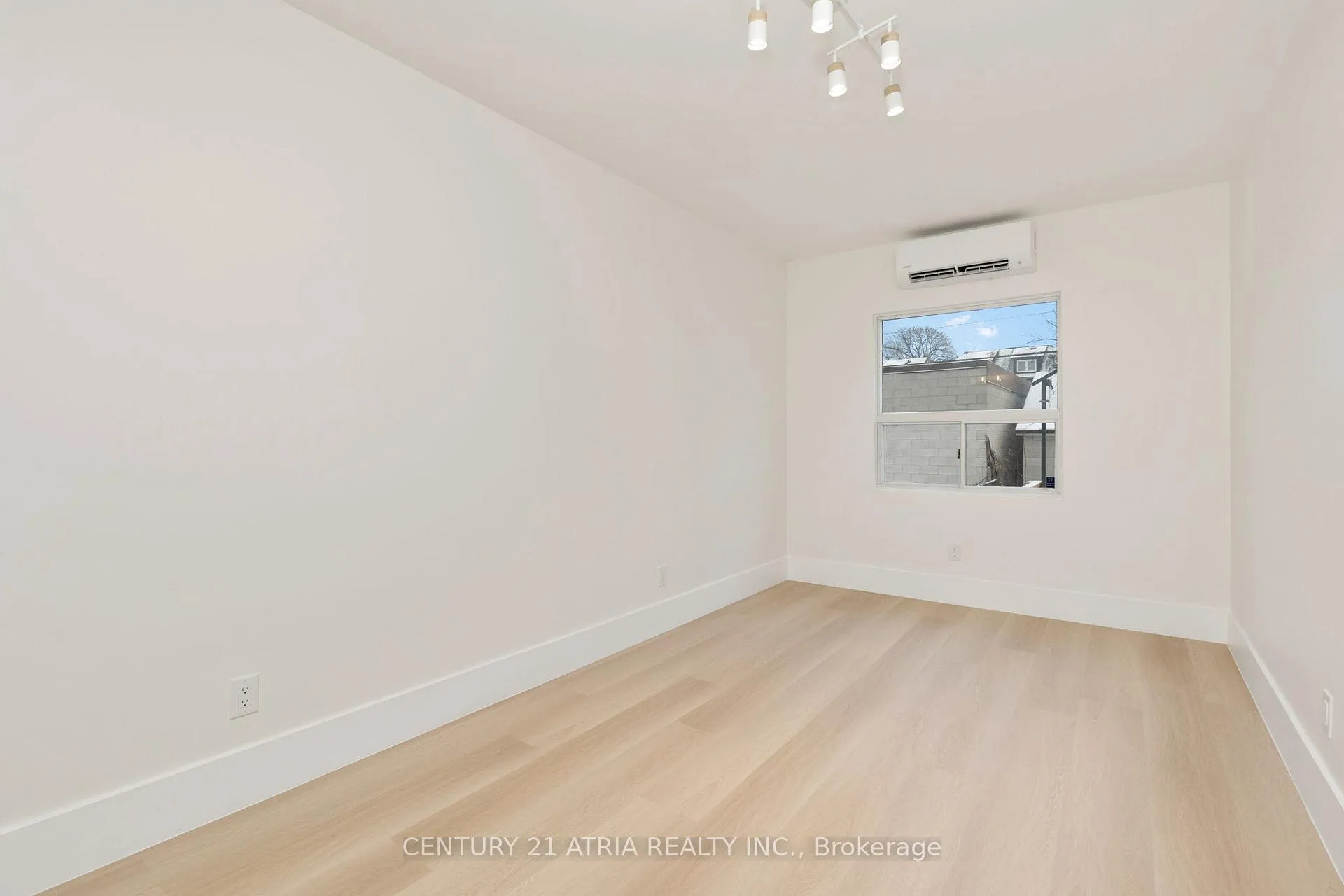 Photo 20 of Unit Main, 451 Lansdowne Avenue, Toronto, Dufferin Grove — HOMEH