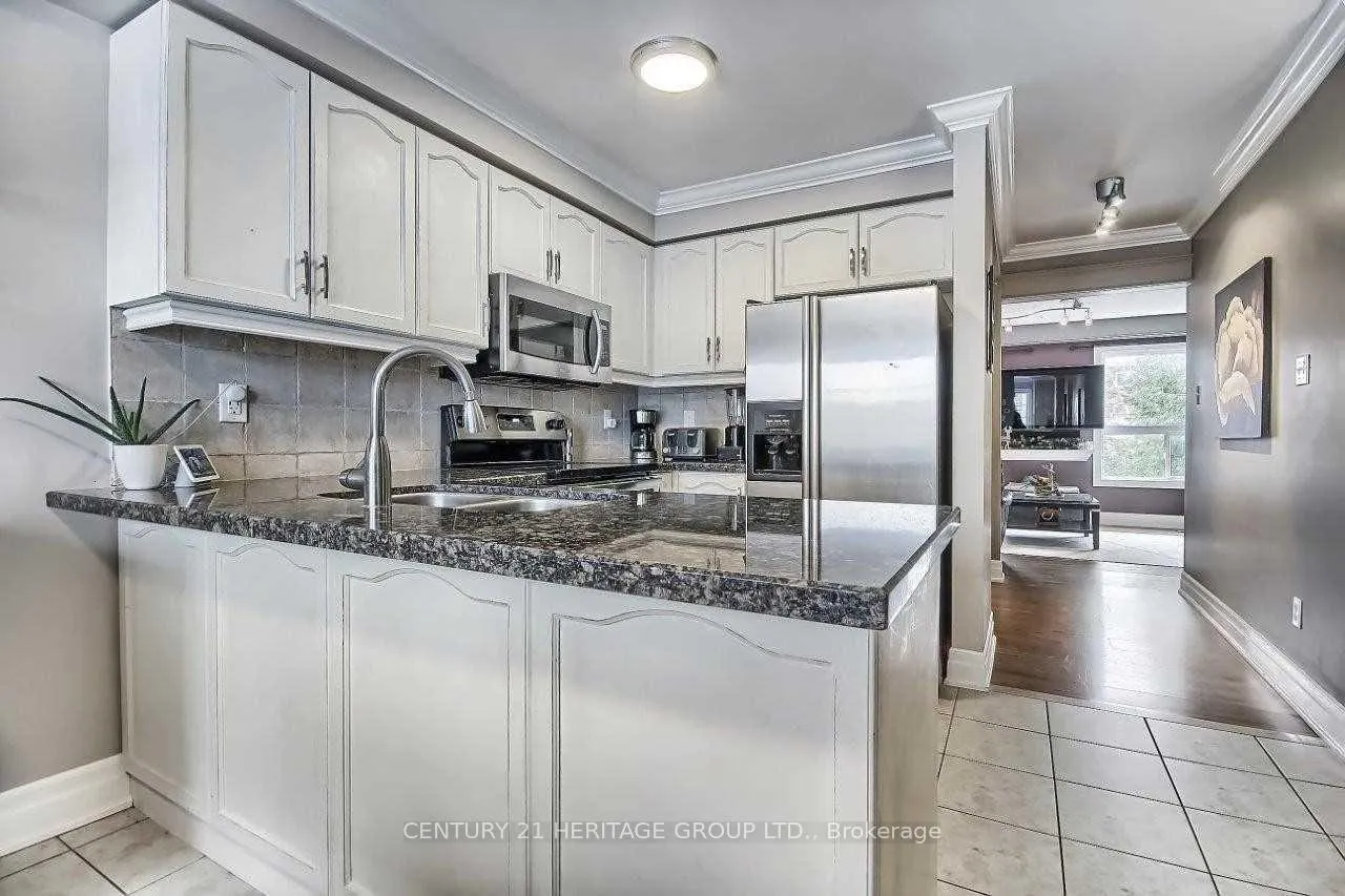 Photo 5 of 17 Stiles Avenue, Aurora, Bayview Wellington — HOMEH