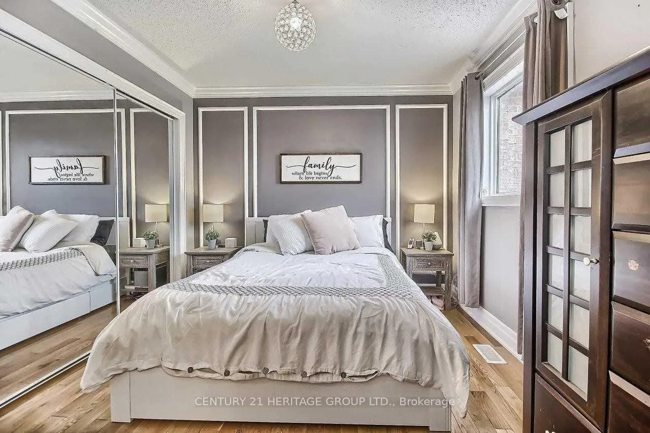 Photo 7 of 17 Stiles Avenue, Aurora, Bayview Wellington — HOMEH