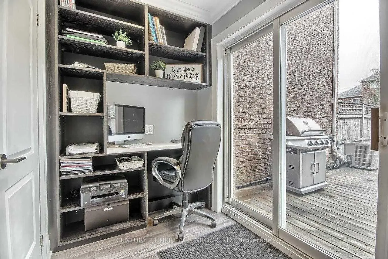 Photo 14 of 17 Stiles Avenue, Aurora, Bayview Wellington — HOMEH