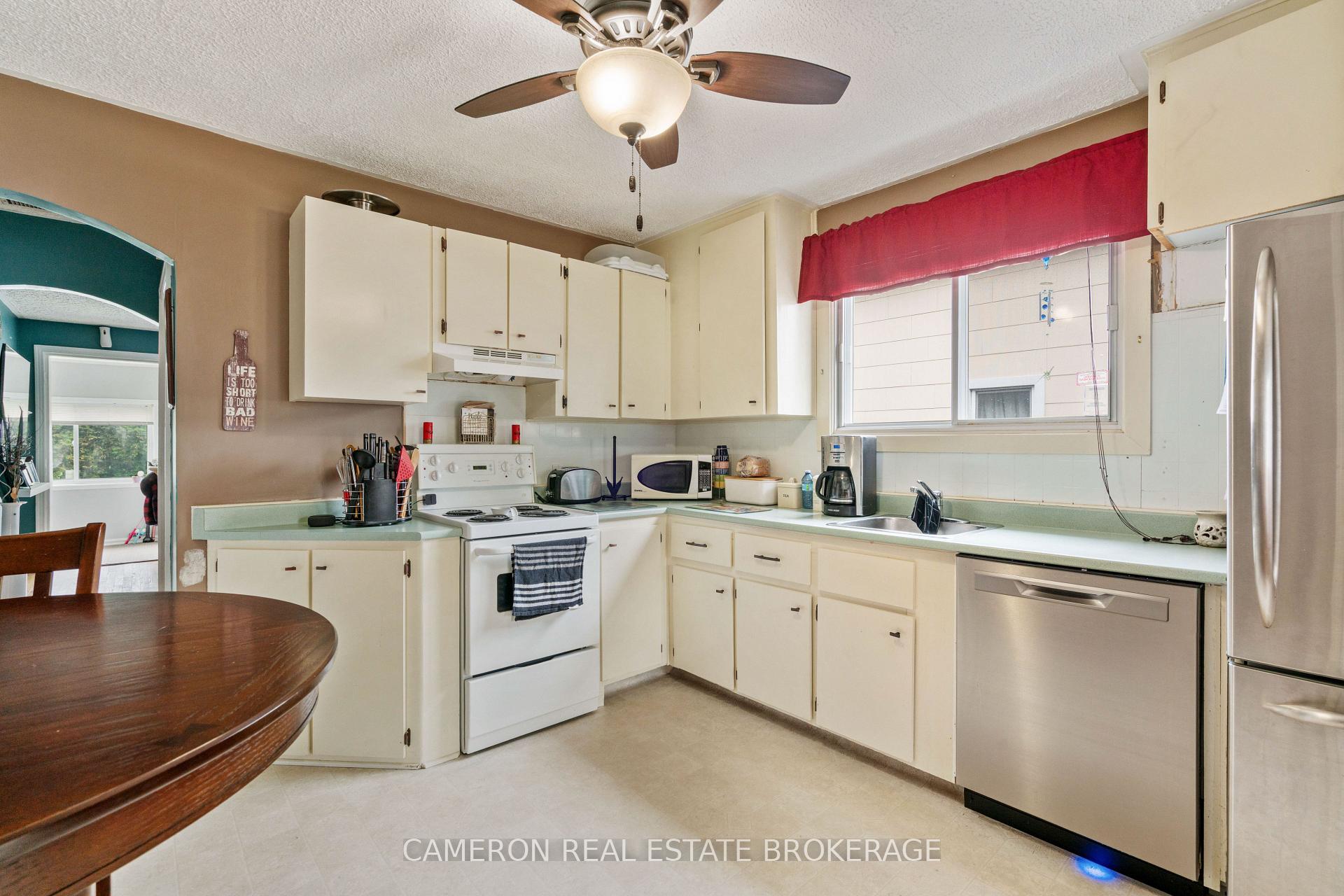 Photo 13 of 219 Seventh Street E, Cornwall — HOMEH