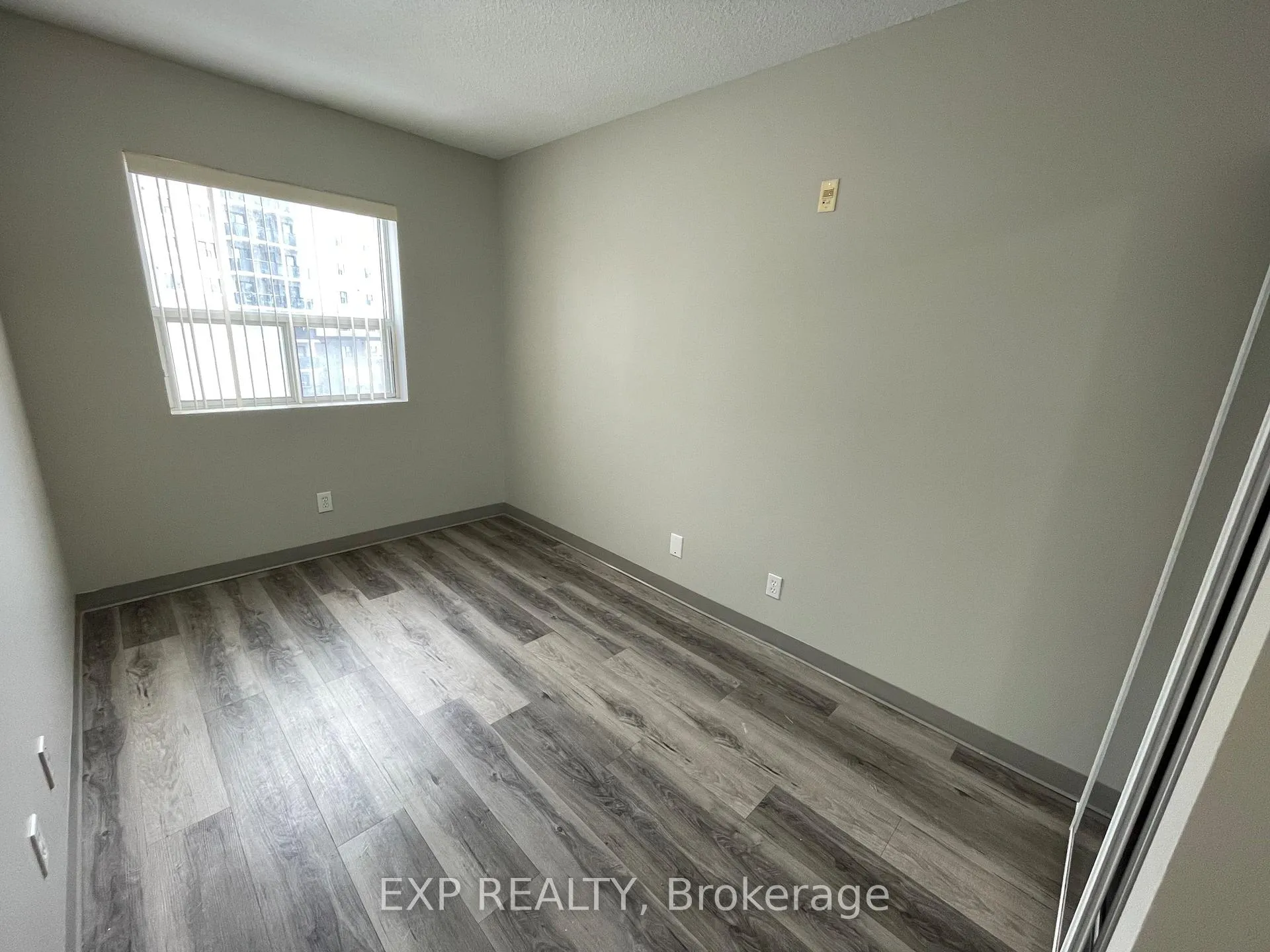 Photo 5 of Unit 412, 593 Strasburg Road, Kitchener — HOMEH