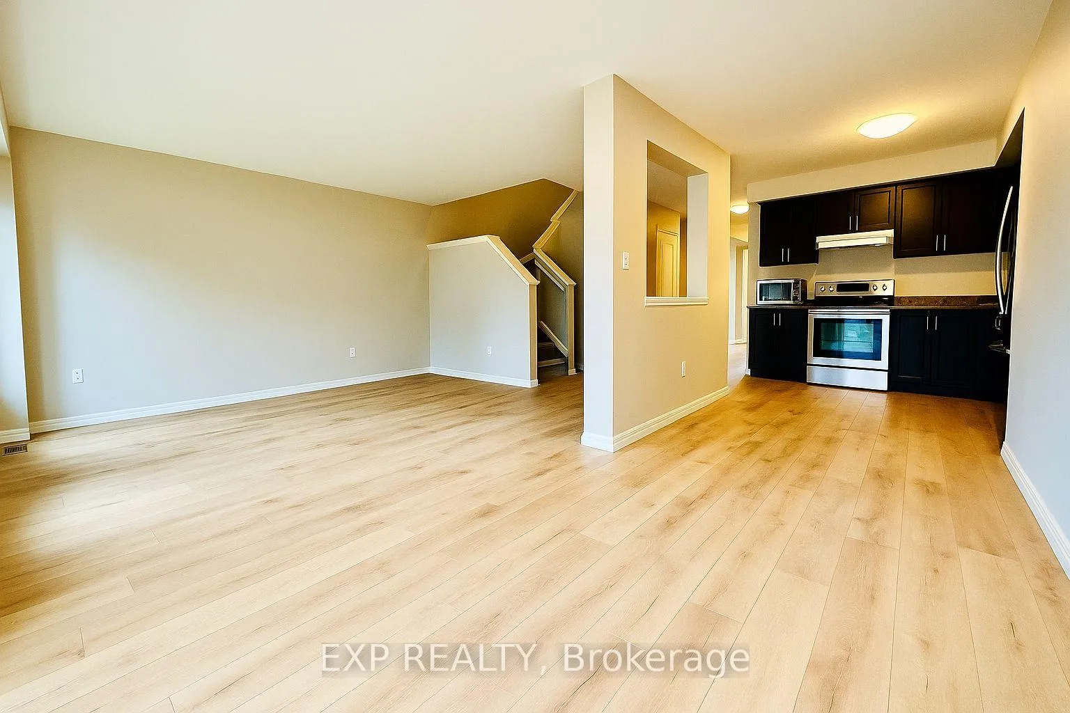 Photo 10 of Unit B6, 6 Upper Mercer Street E, Kitchener — HOMEH