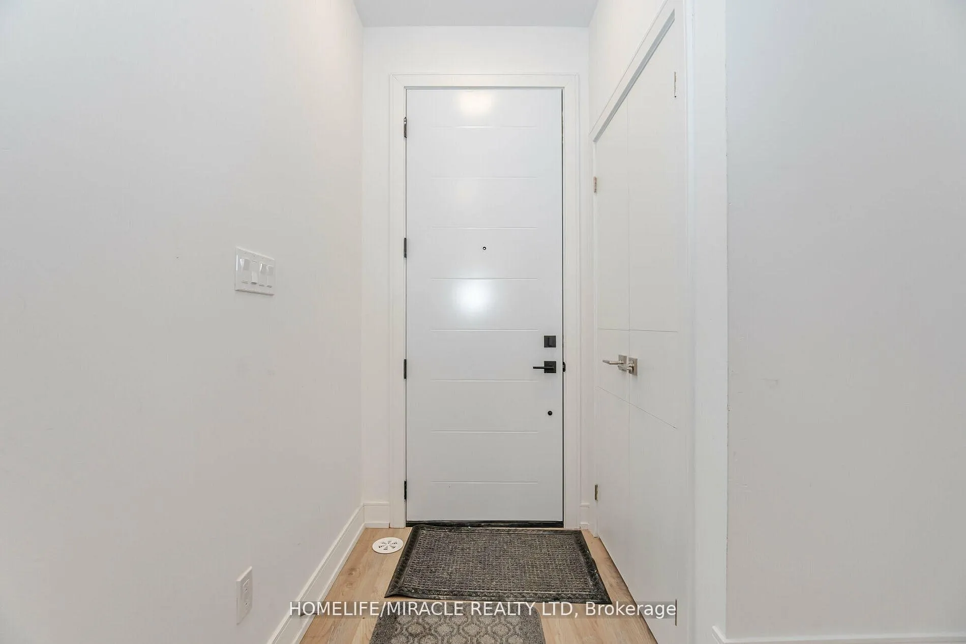 Photo 3 of 40 Desiree Place, Caledon, Bolton West — HOMEH