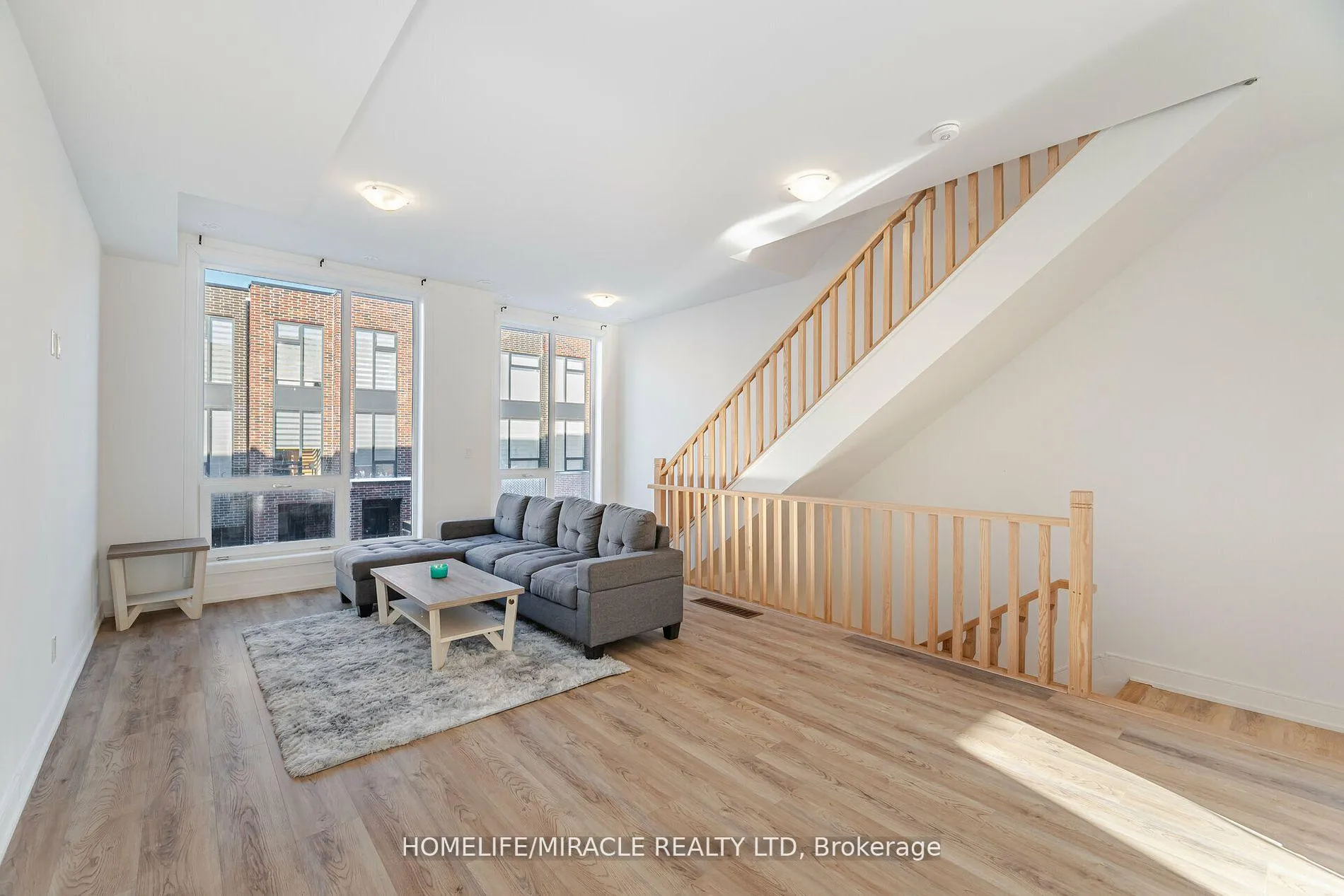 Photo 8 of 40 Desiree Place, Caledon, Bolton West — HOMEH