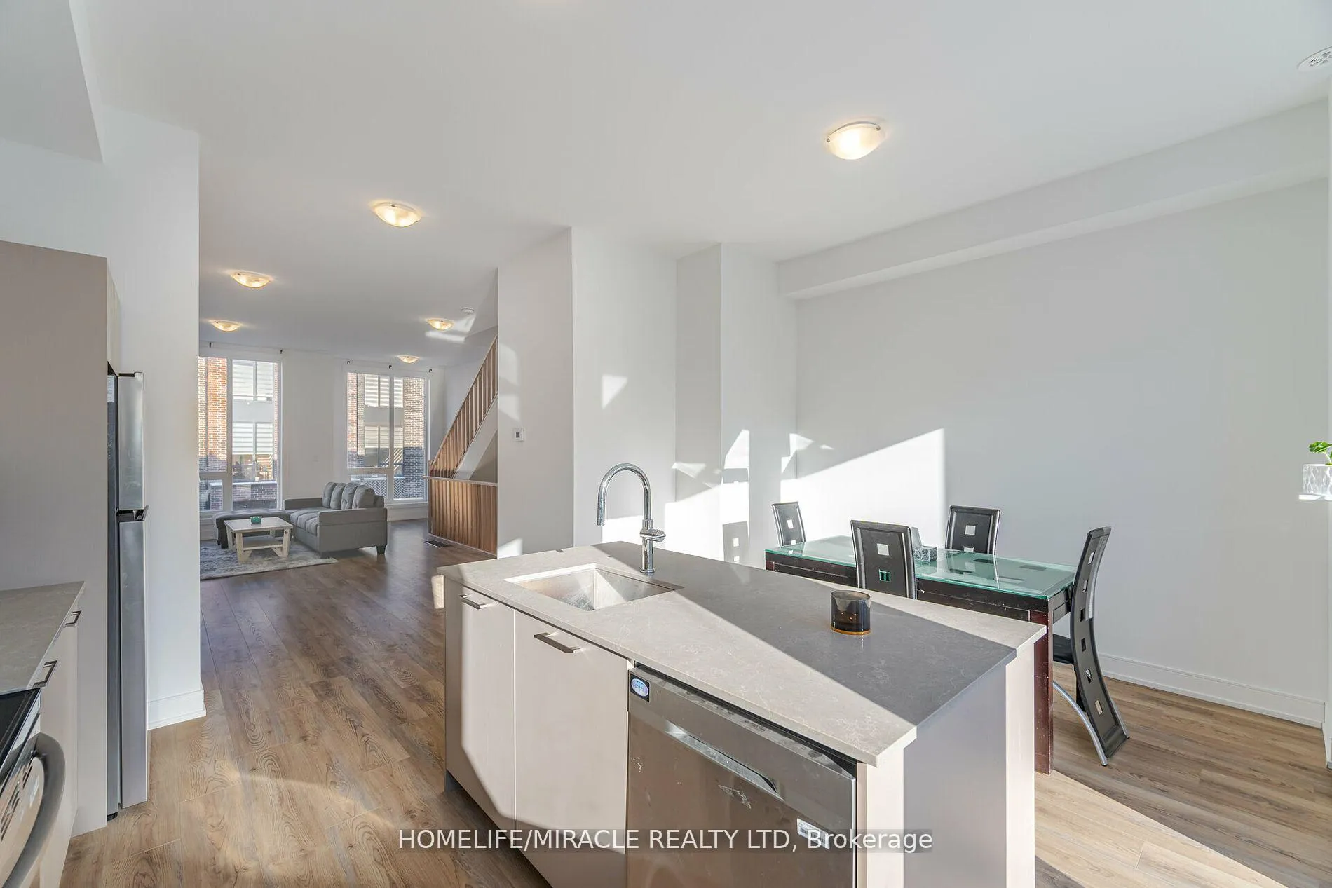 Photo 11 of 40 Desiree Place, Caledon, Bolton West — HOMEH