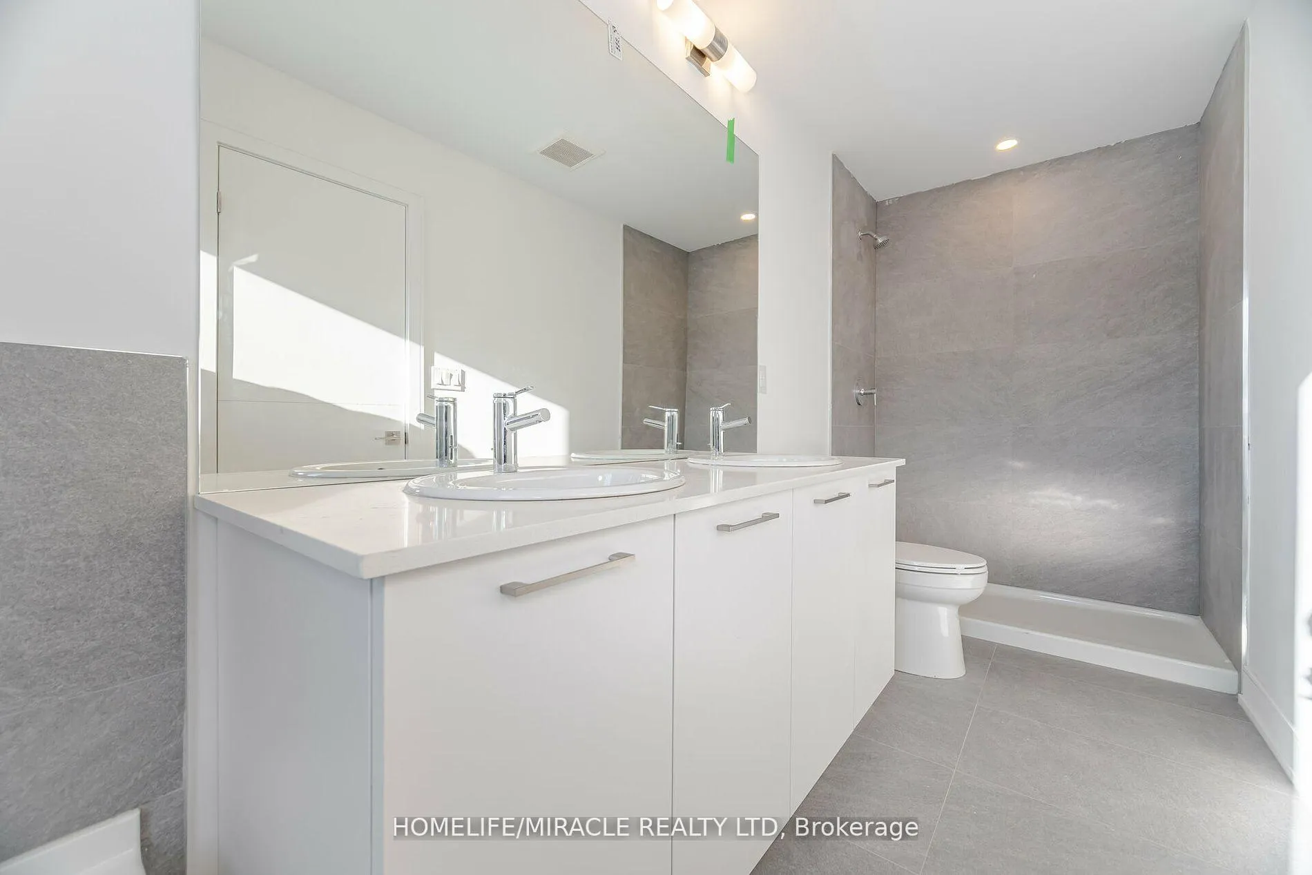 Photo 22 of 40 Desiree Place, Caledon, Bolton West — HOMEH