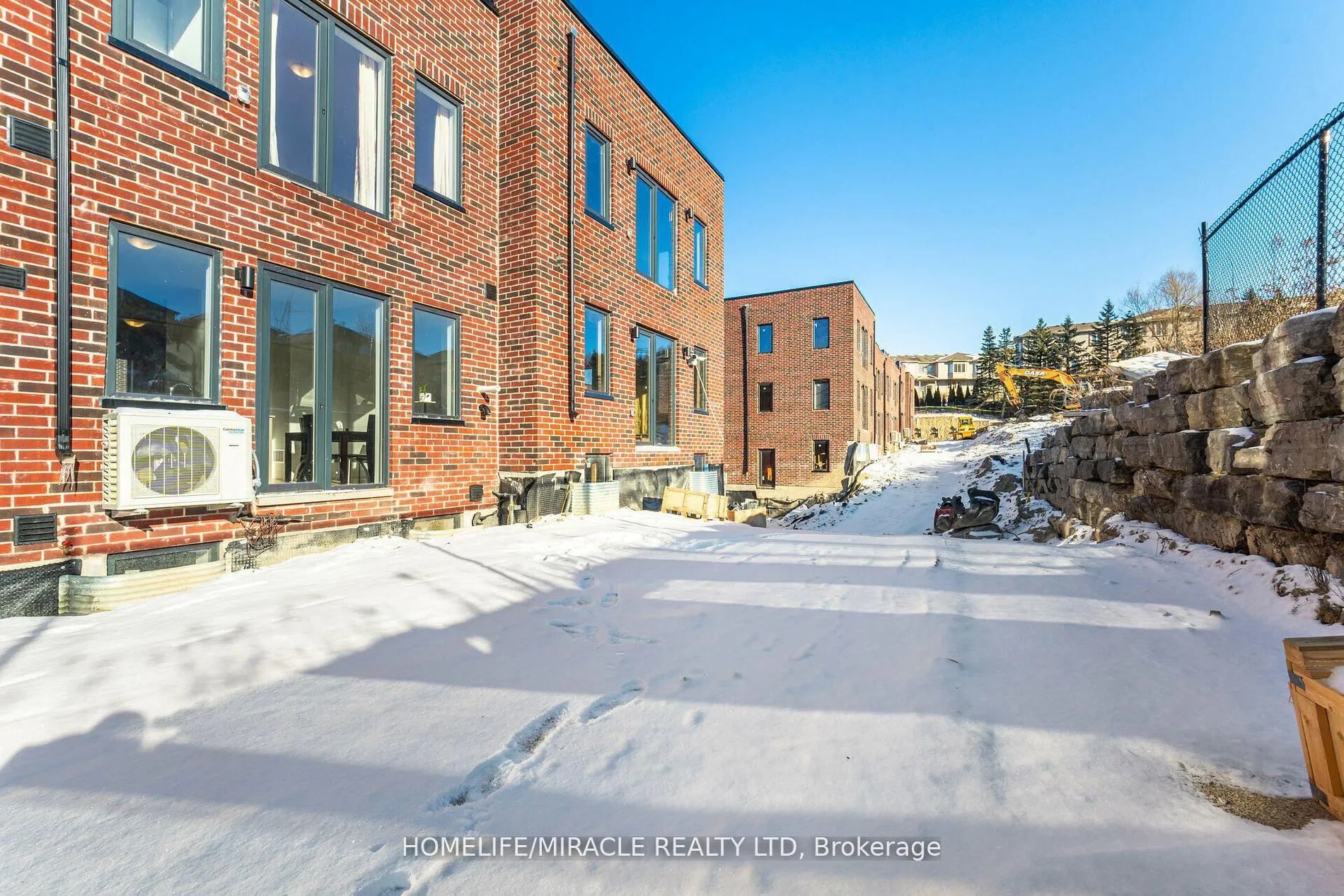 Photo 29 of 40 Desiree Place, Caledon, Bolton West — HOMEH