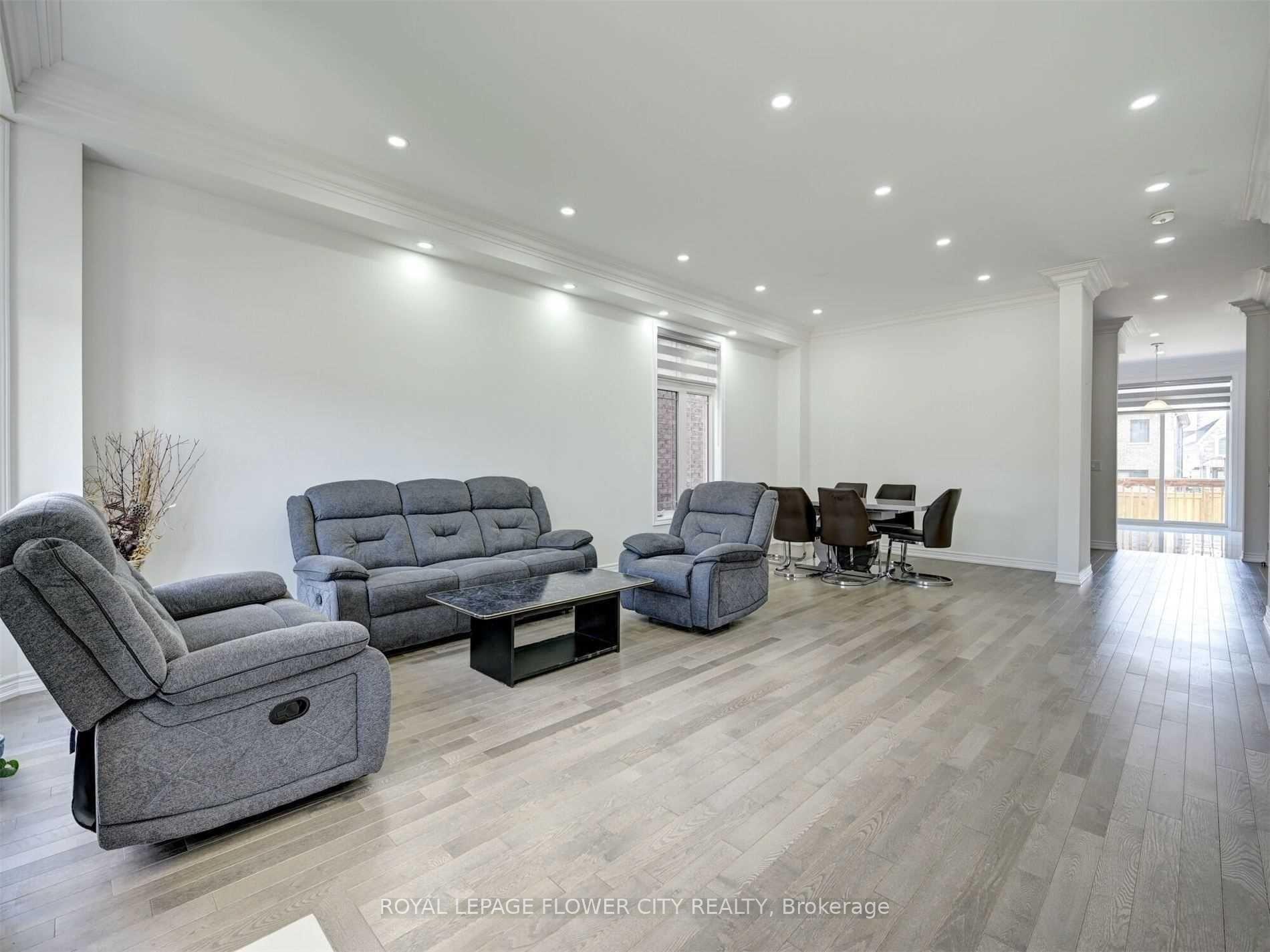 Photo 2 of 15 Arthur Griffin Crescent, Caledon, Caledon East — HOMEH