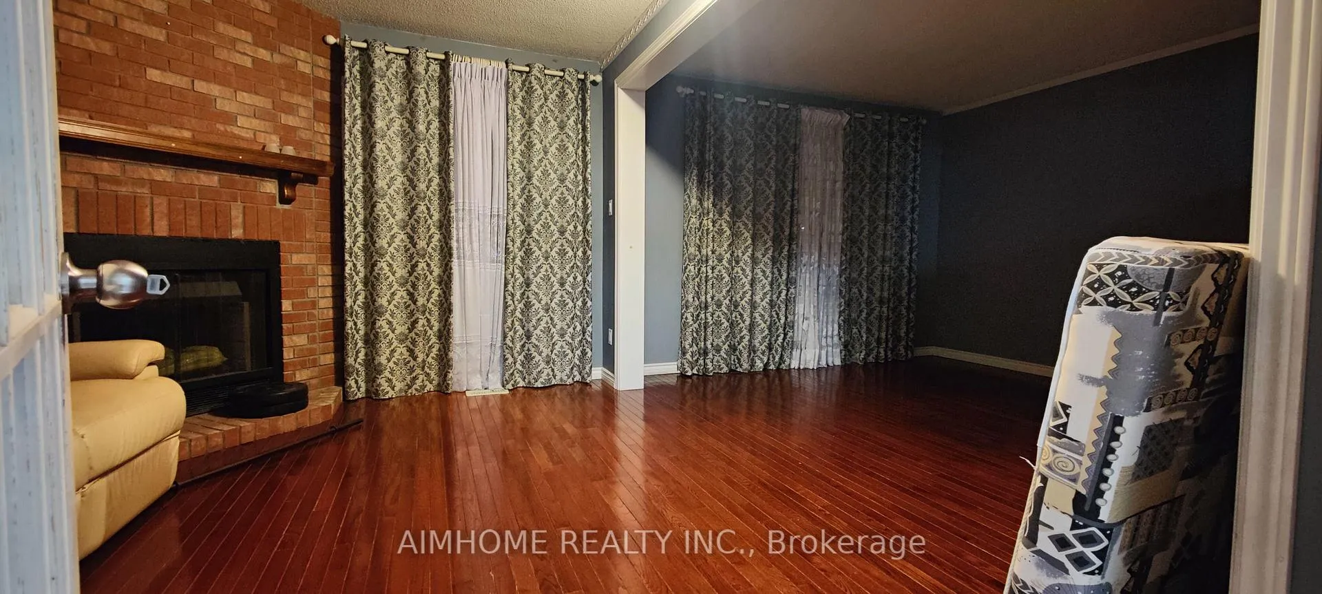 Photo 3 of 71 Ashmore Crescent, Markham, Milliken Mills East — HOMEH