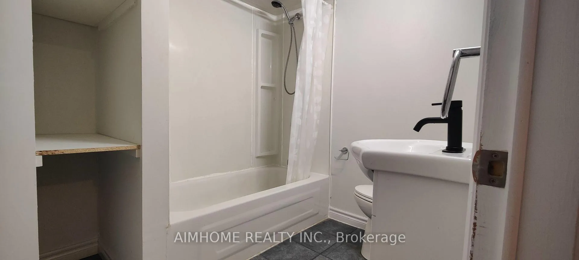 Photo 9 of 71 Ashmore Crescent, Markham, Milliken Mills East — HOMEH
