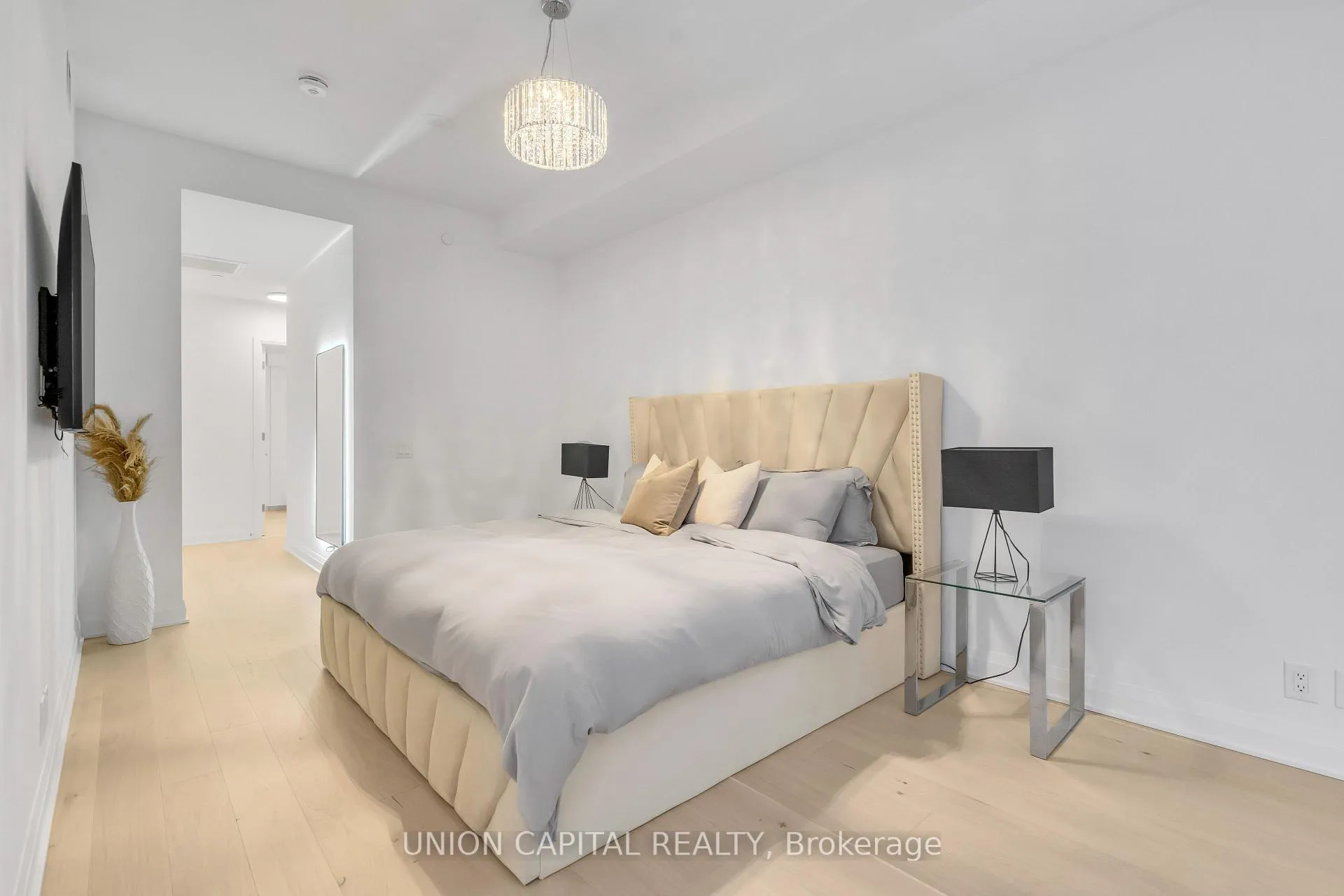 Photo 4 of Unit TH05, 33 Fredrick Todd Way, Toronto, Thorncliffe Park — HOMEH