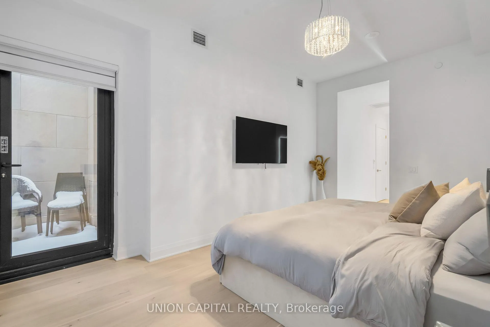 Photo 5 of Unit TH05, 33 Fredrick Todd Way, Toronto, Thorncliffe Park — HOMEH