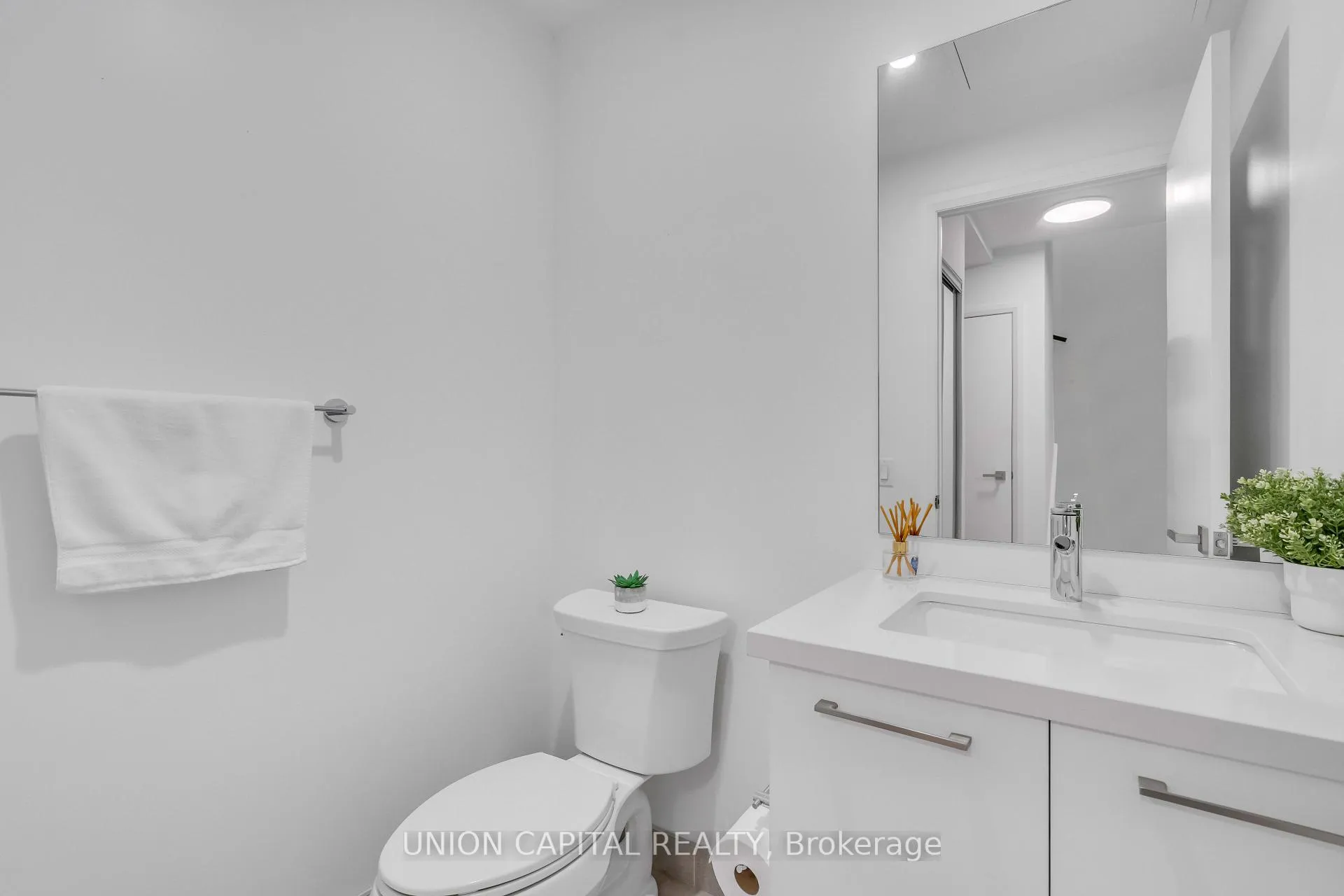 Photo 8 of Unit TH05, 33 Fredrick Todd Way, Toronto, Thorncliffe Park — HOMEH