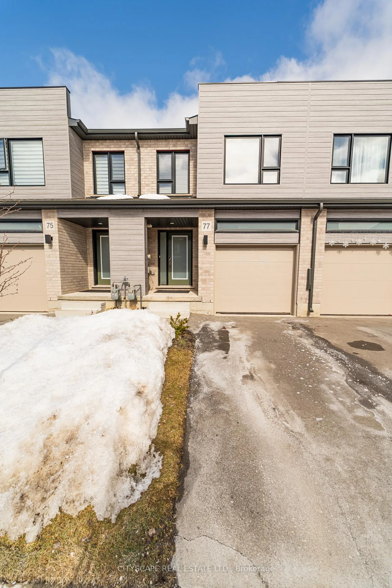Photo 2 of 77 Pony Way, Kitchener — HOMEH