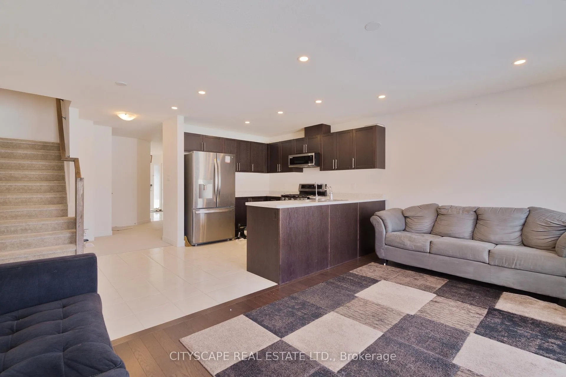 Photo 5 of 77 Pony Way, Kitchener — HOMEH