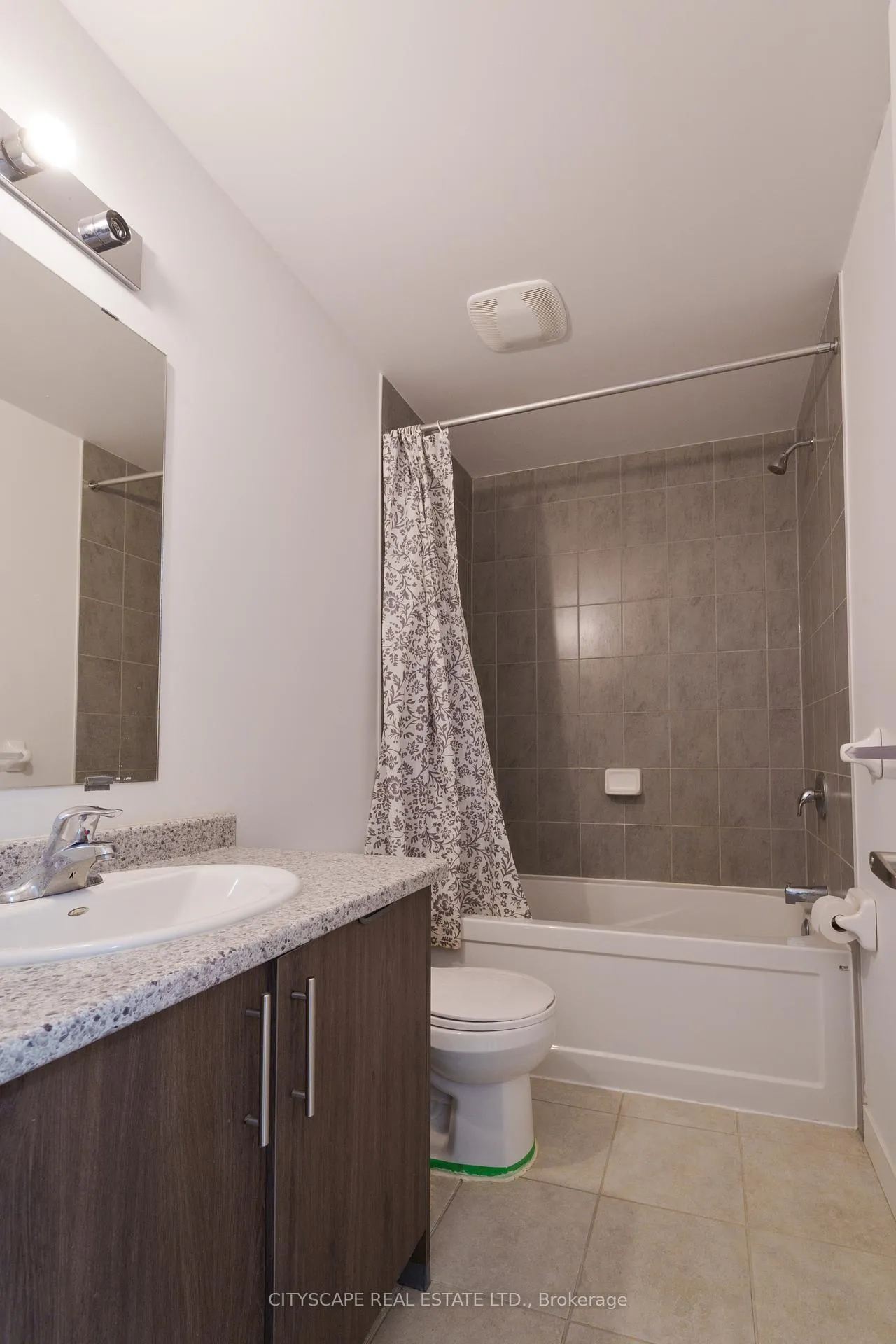 Photo 16 of 77 Pony Way, Kitchener — HOMEH