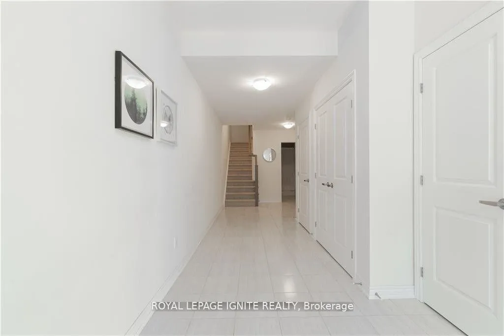 Photo 4 of 9 Ridgeside Lane, Hamilton, Waterdown — HOMEH