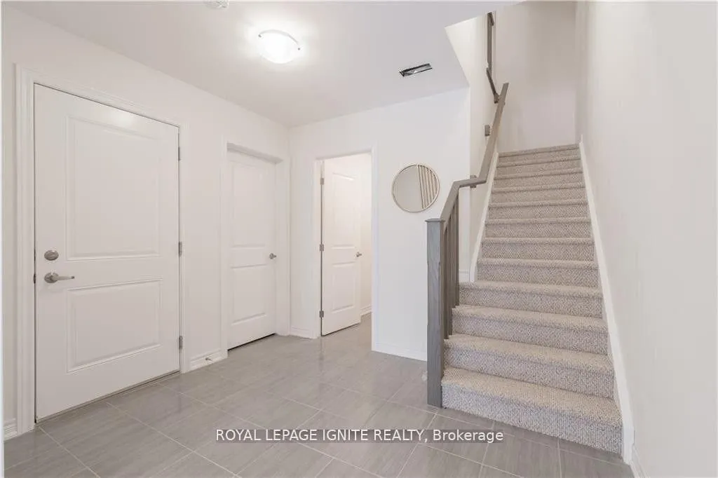 Photo 5 of 9 Ridgeside Lane, Hamilton, Waterdown — HOMEH