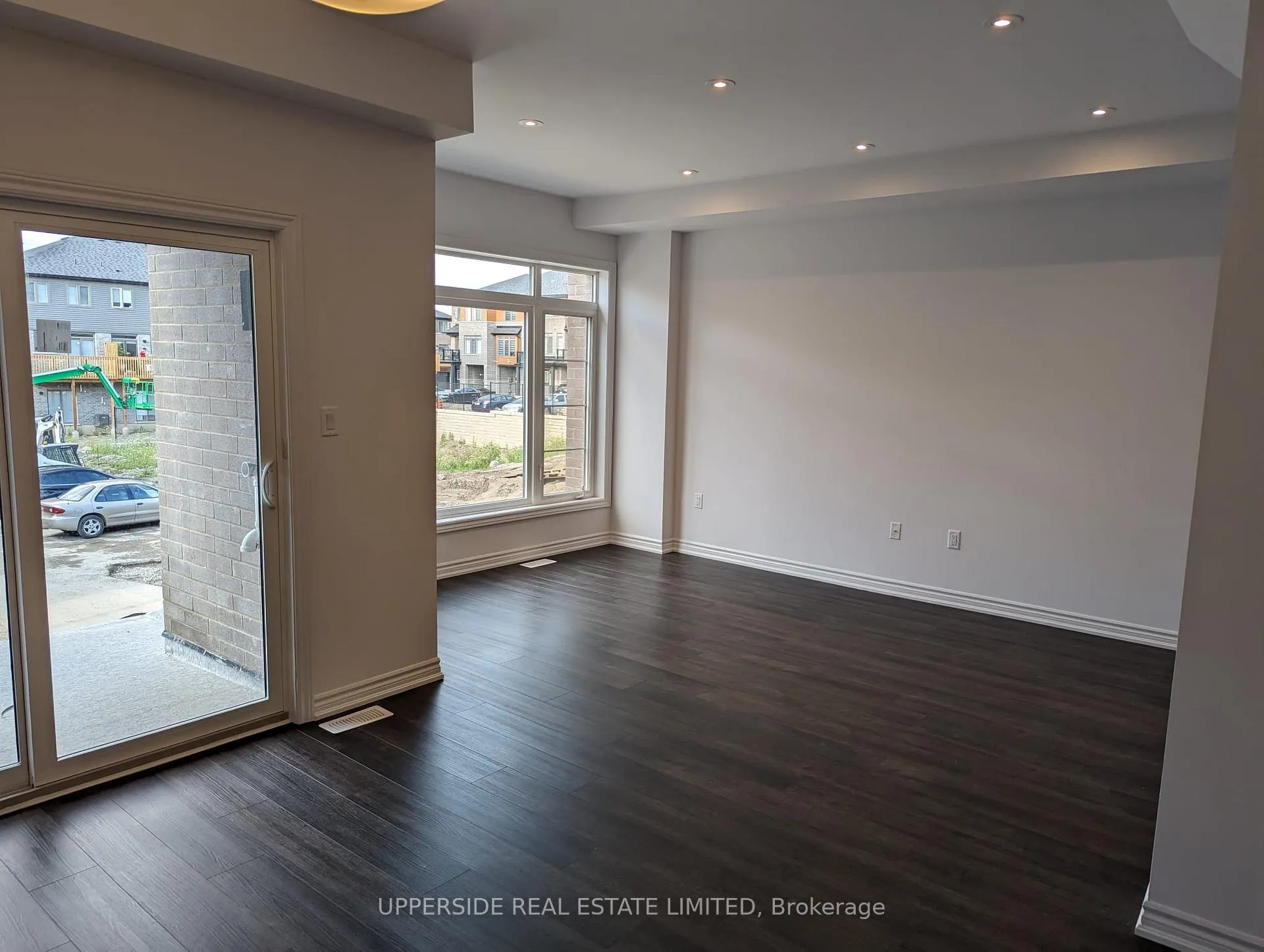 Photo 9 of Unit 128, 61 Soho Street, Hamilton, Stoney Creek Mountain — HOMEH