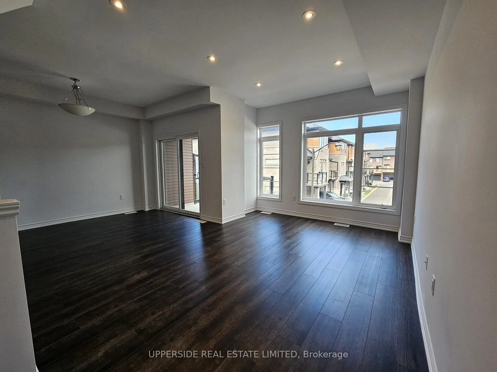 Photo 25 of Unit 128, 61 Soho Street, Hamilton, Stoney Creek Mountain — HOMEH