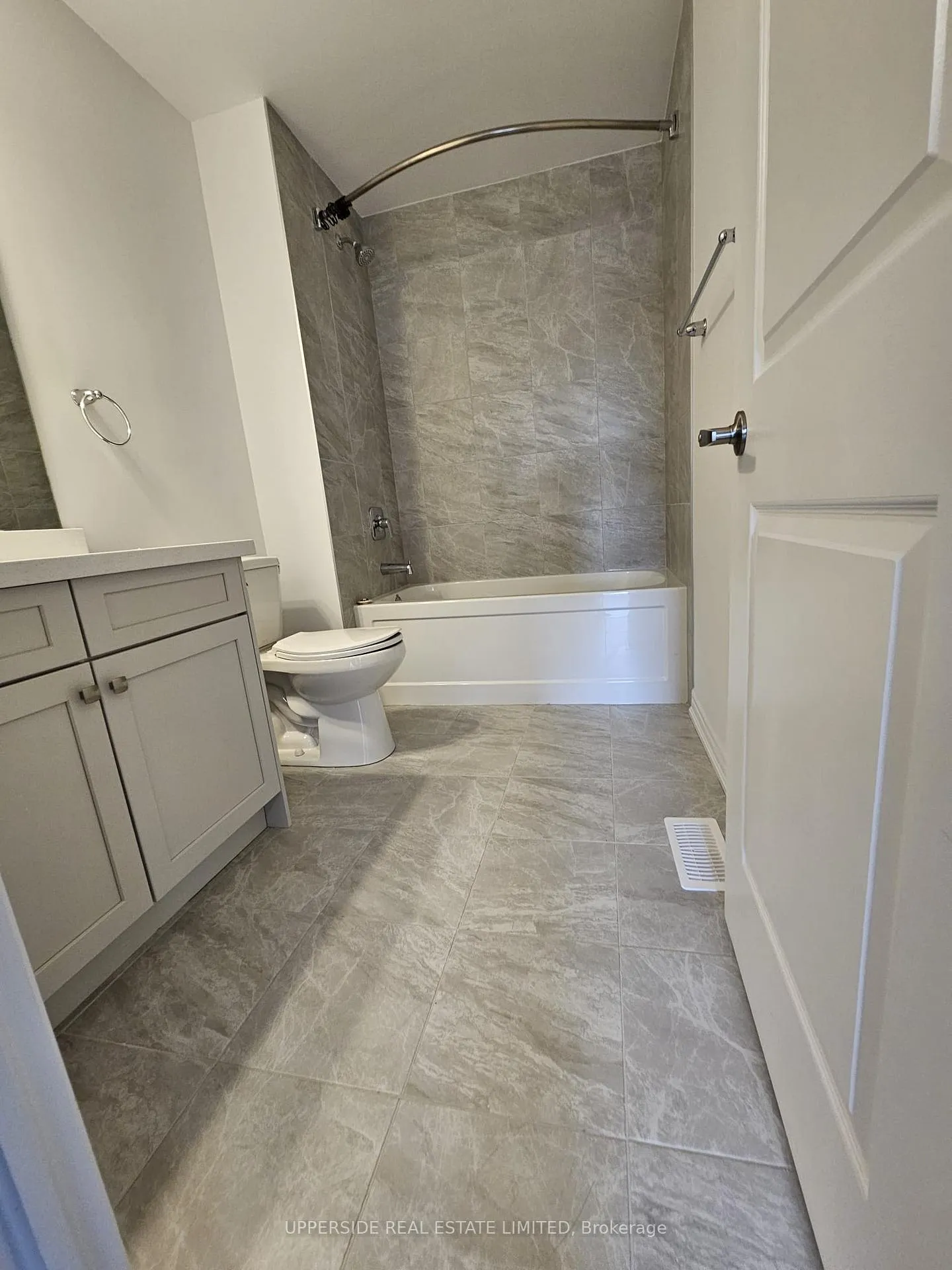 Photo 32 of Unit 128, 61 Soho Street, Hamilton, Stoney Creek Mountain — HOMEH