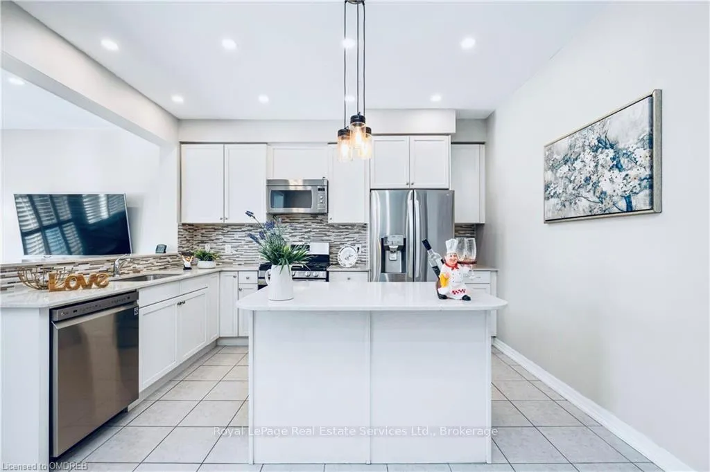 Photo 9 of 106 Hanson Crescent, Milton, Scott — HOMEH